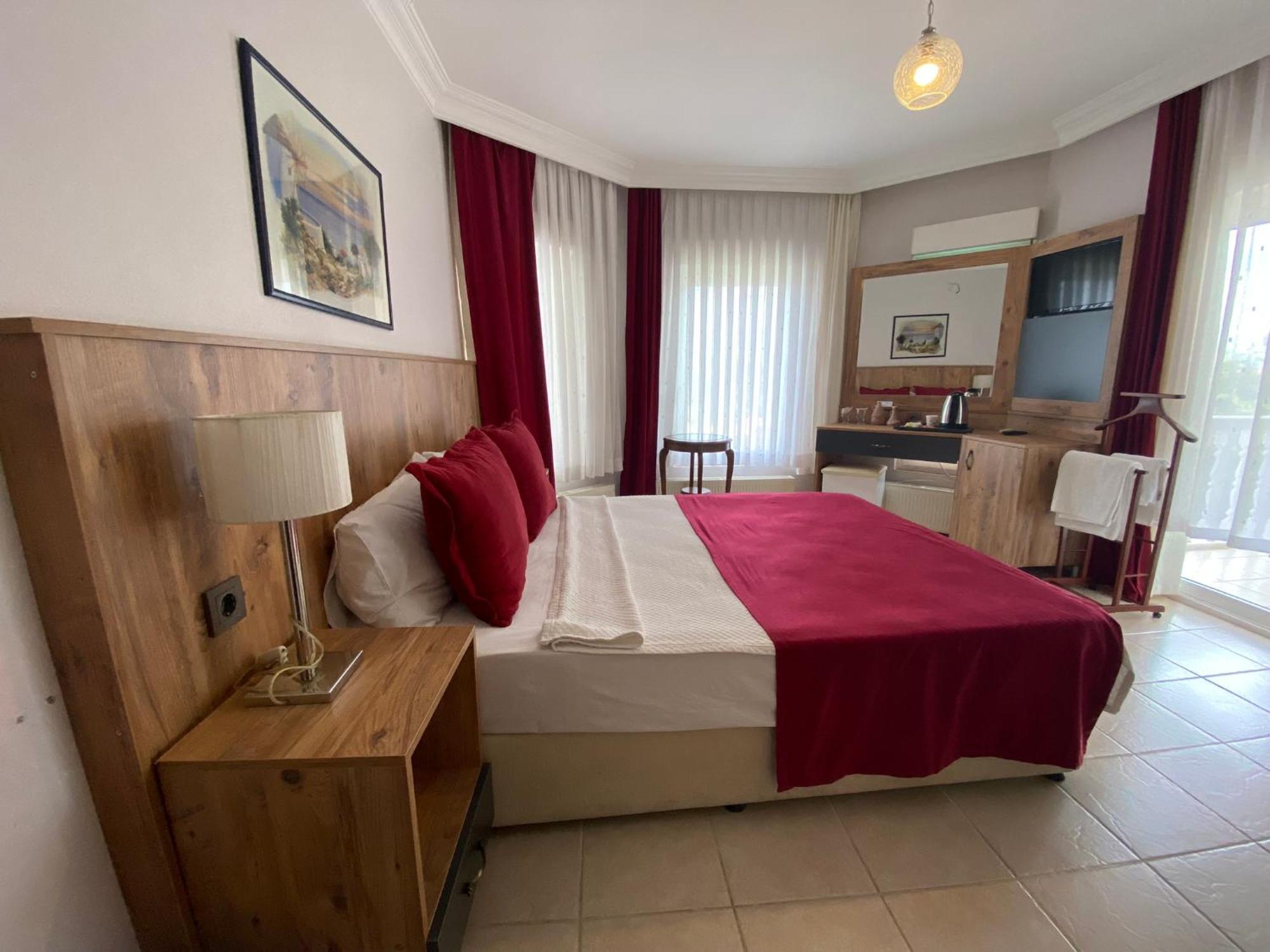 Double Room with Balcony and Sea View,1672644777:JPEG