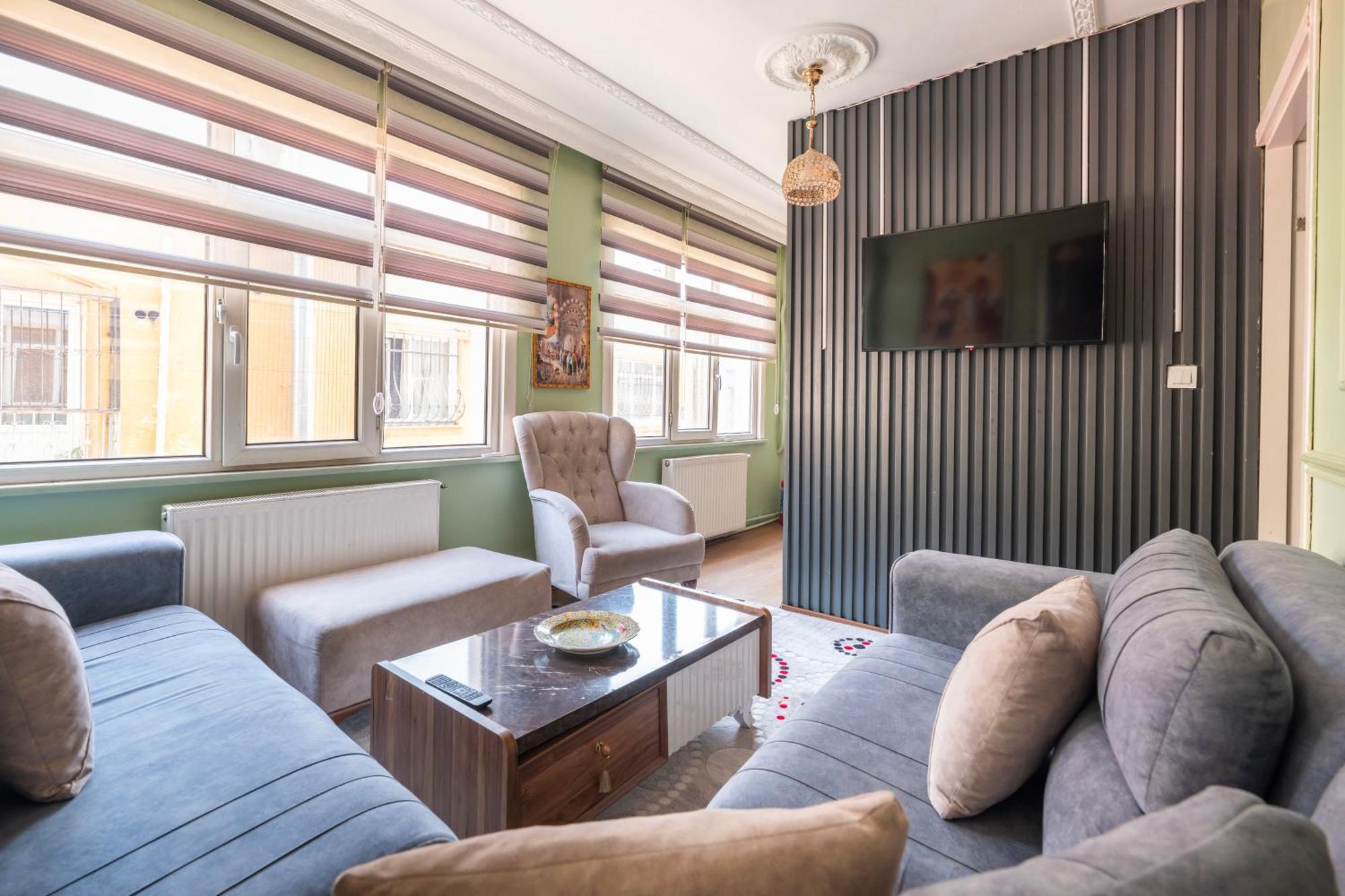 Deluxe King Suite