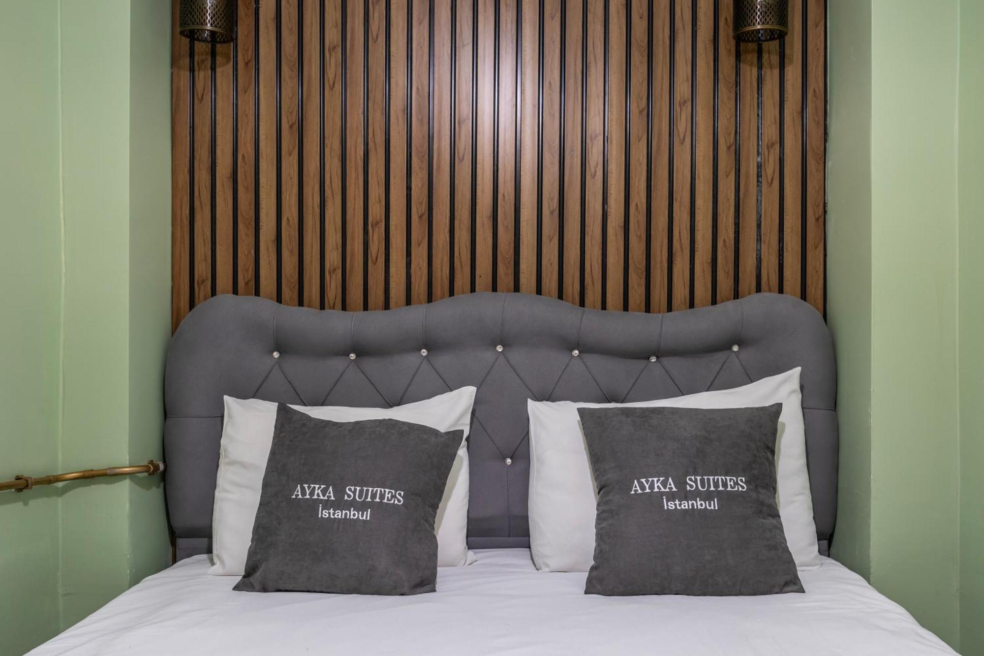 Deluxe Queen Suite