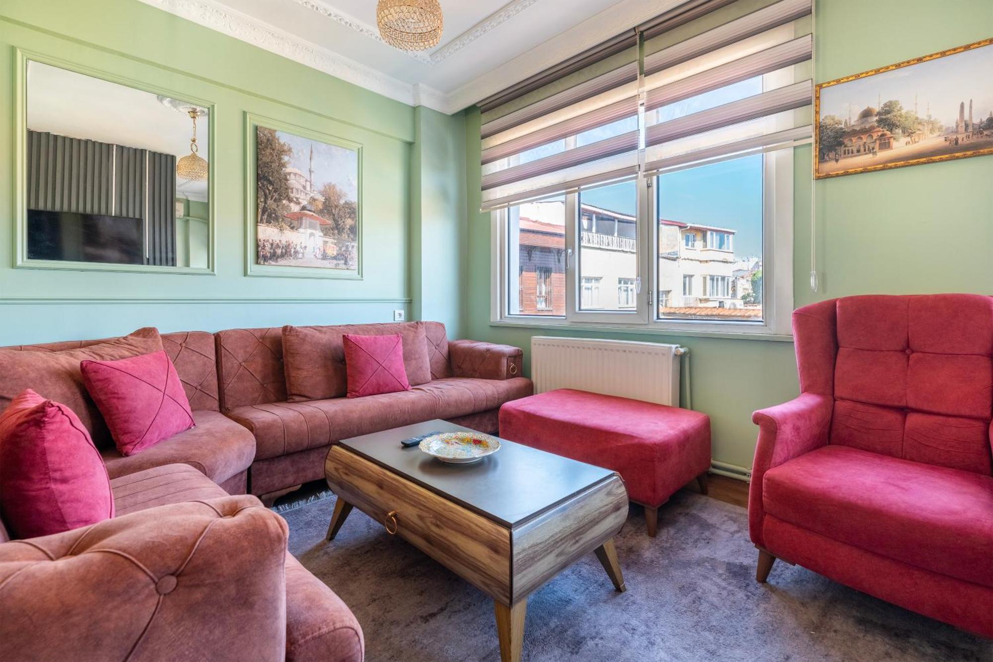 Deluxe Queen Suite