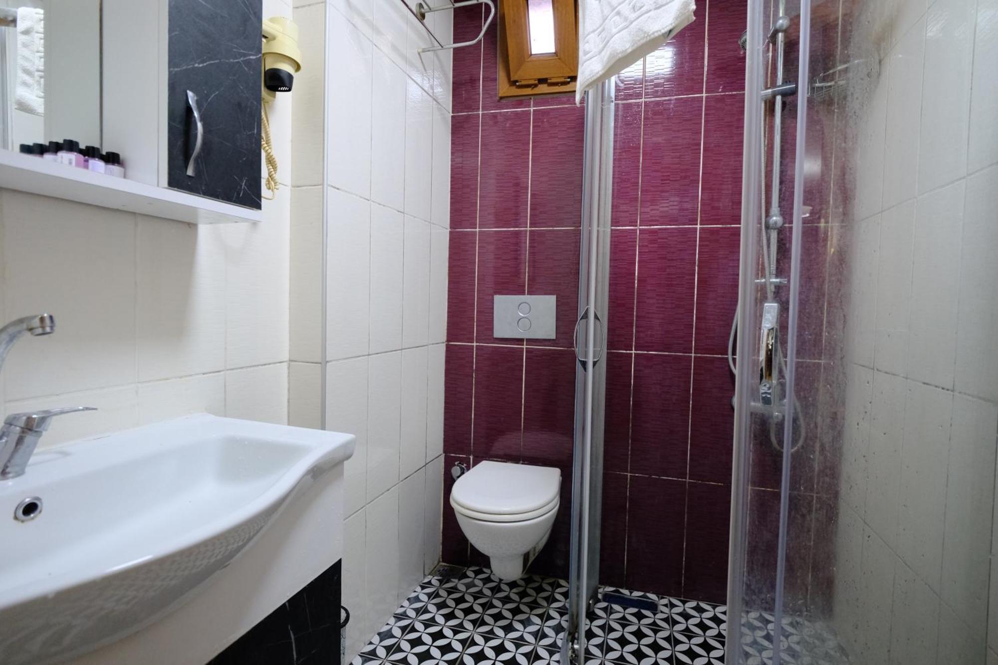 Apartment with Balcony,1672679472:JPEG