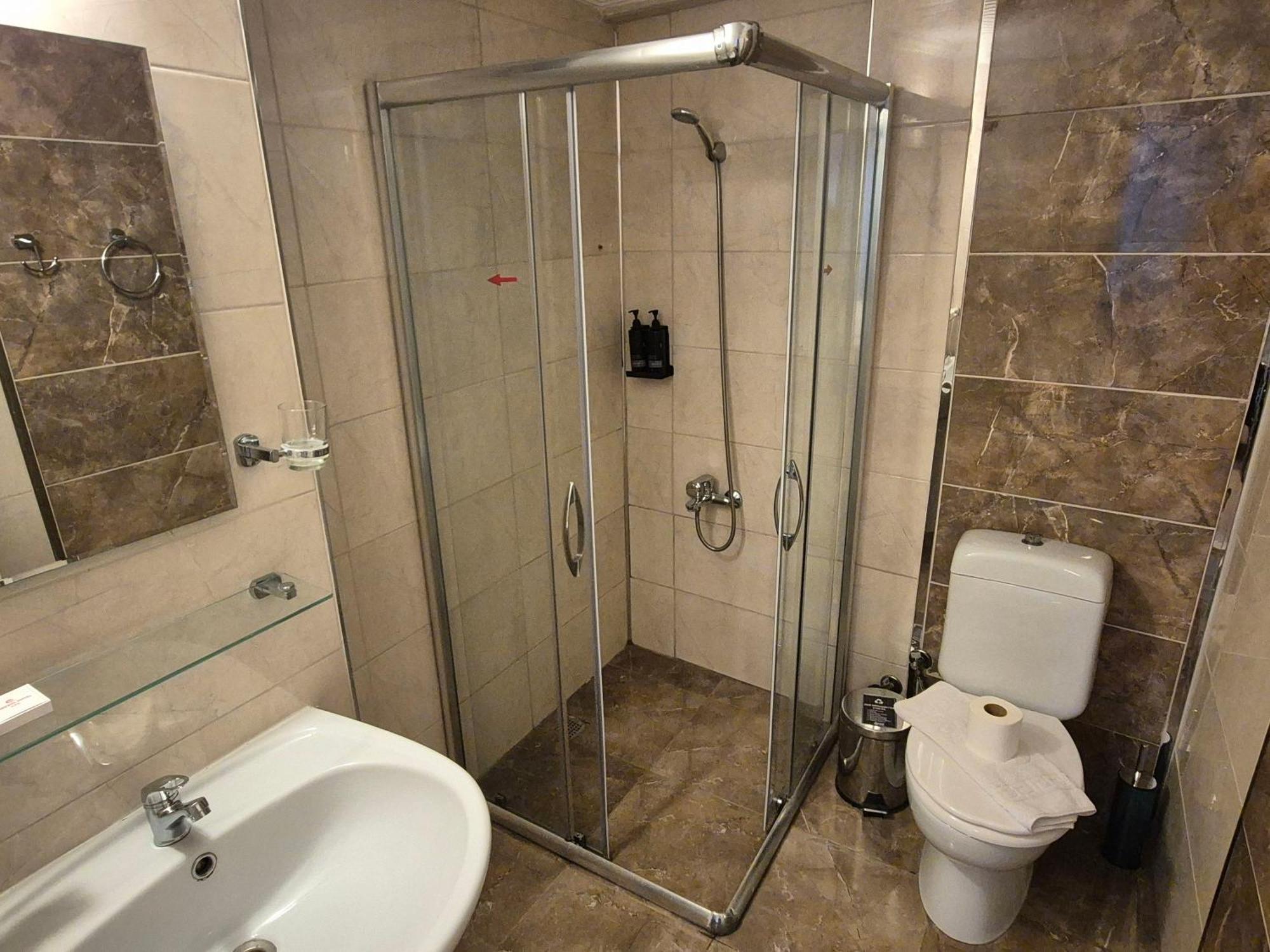 Budget Double Room,1675805705:JPEG