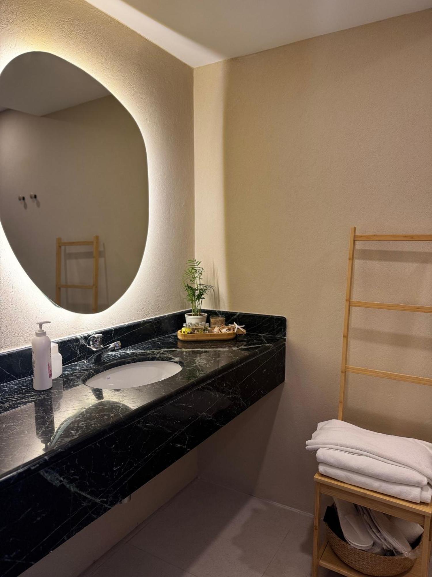 Corner Suite with Land View,1677892228:JPEG