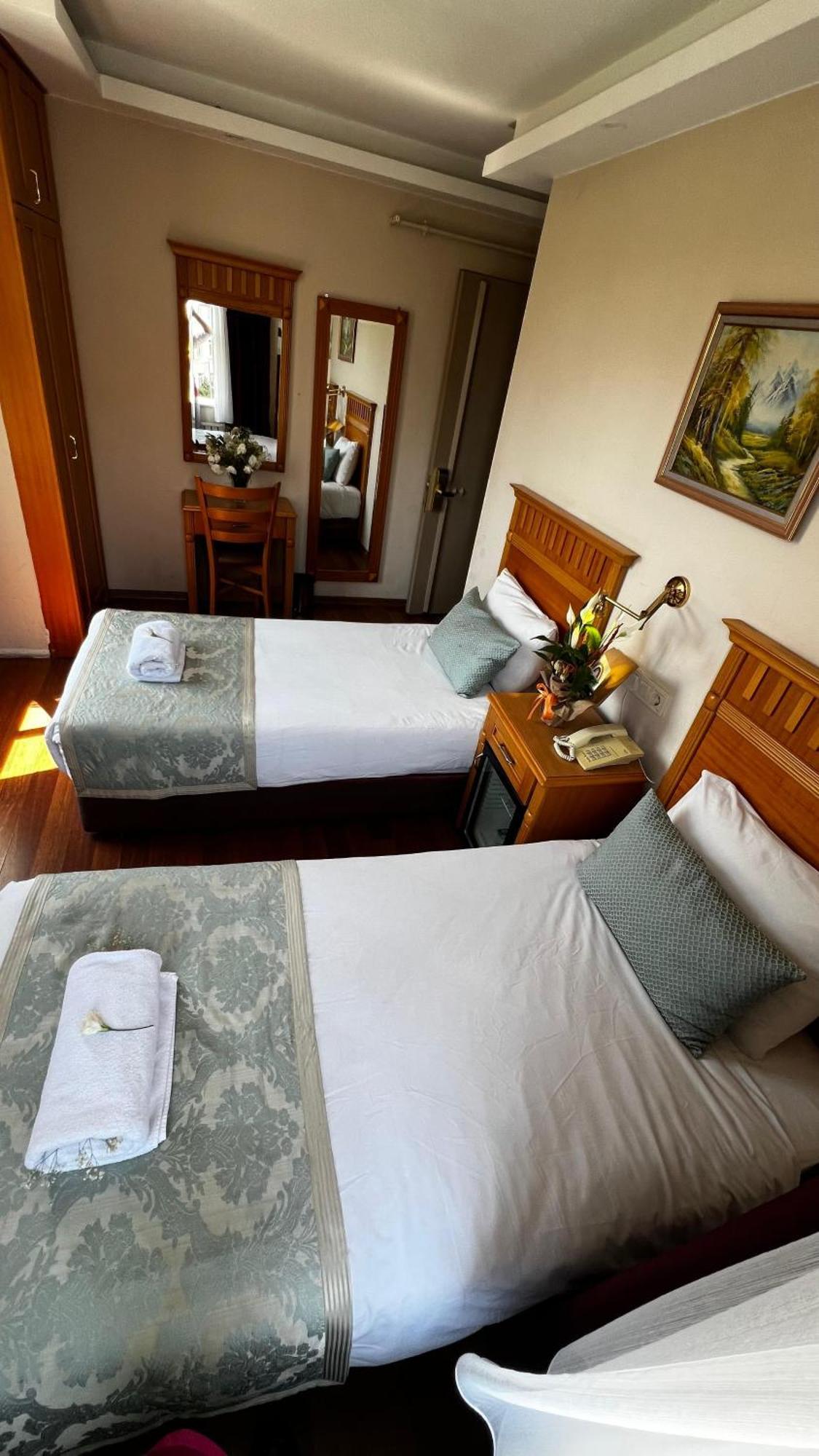 Twin Room,1679570131:JPEG