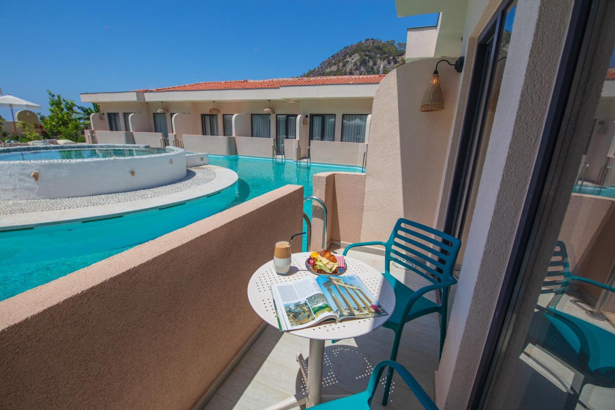 Deluxe Double or Twin Room Pool Access,1600278652:JPEG