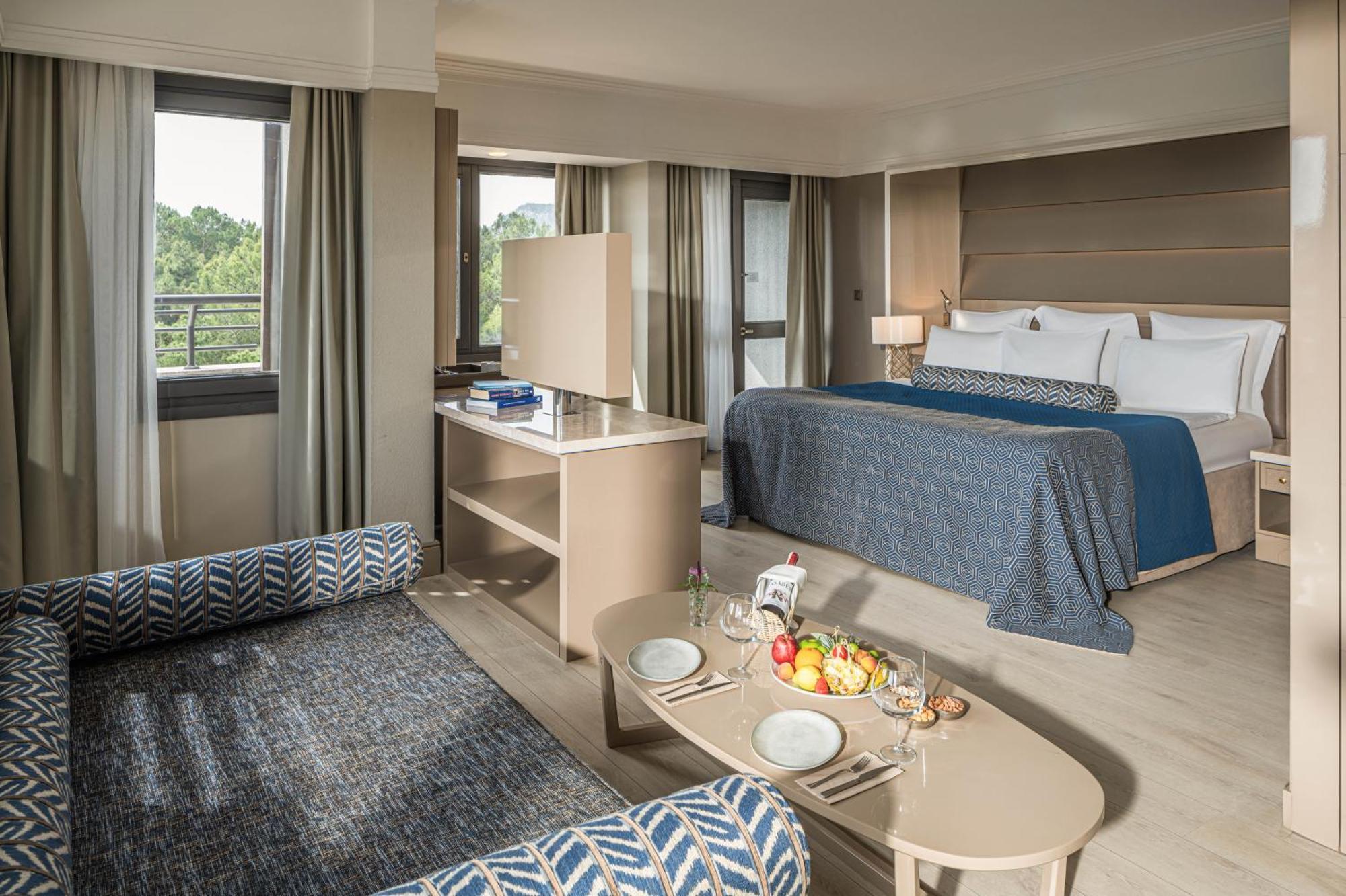 Junior Suite with Garden View,1682934846:JPEG