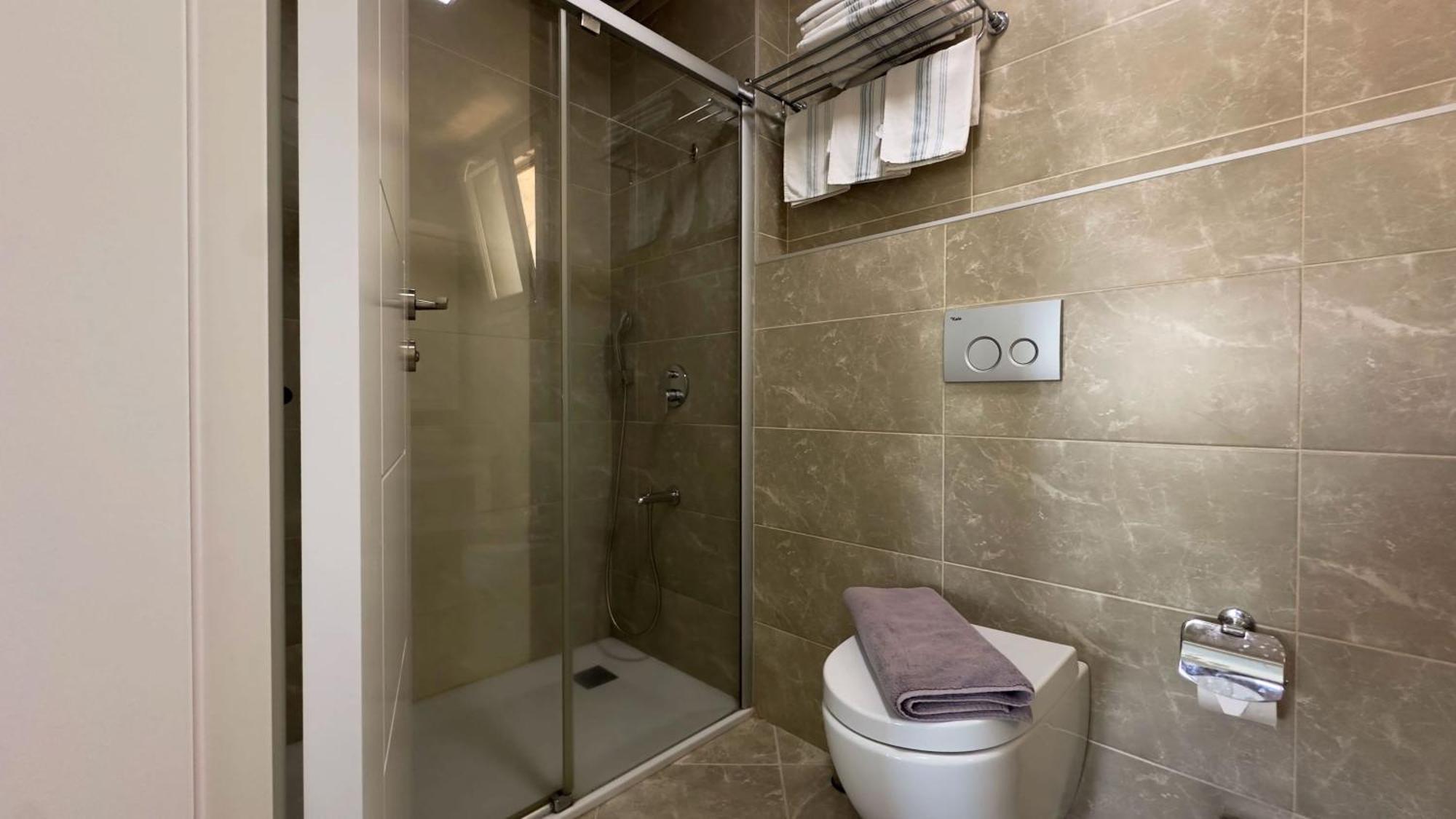 Deluxe Family Suite,1687490944:JPEG