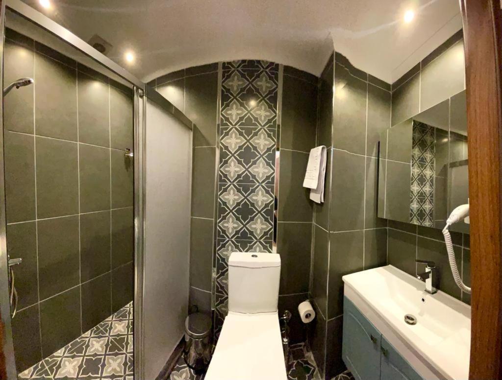 Standard Double Room No Window
