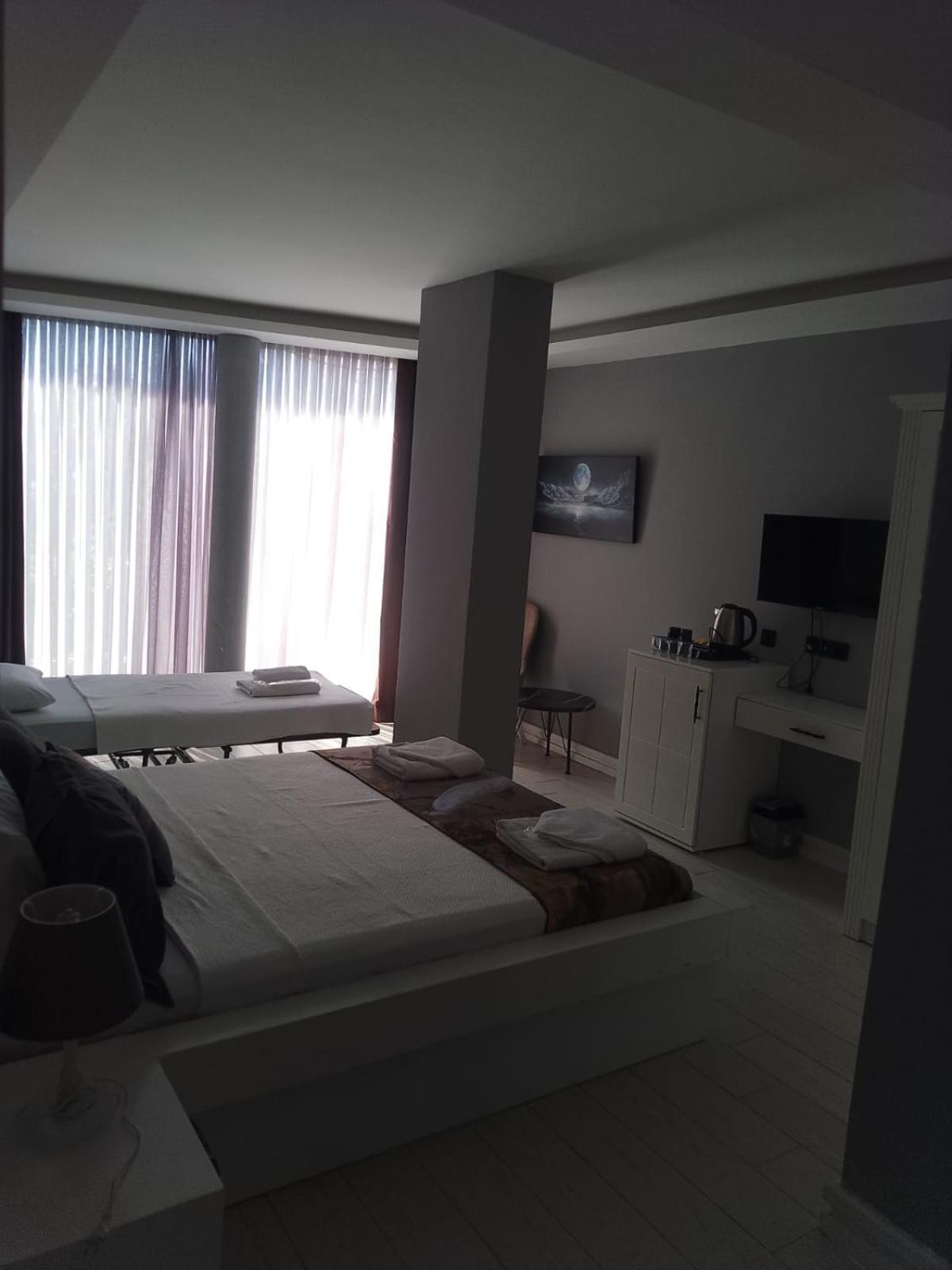 Family Room with Garden View,1688883097:JPEG