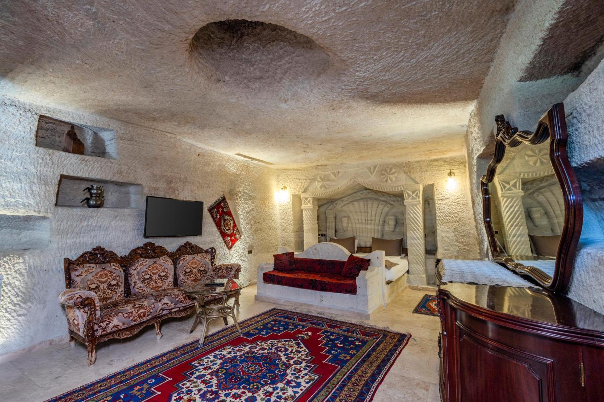 Deluxe Cave Room,1689843572:JPEG