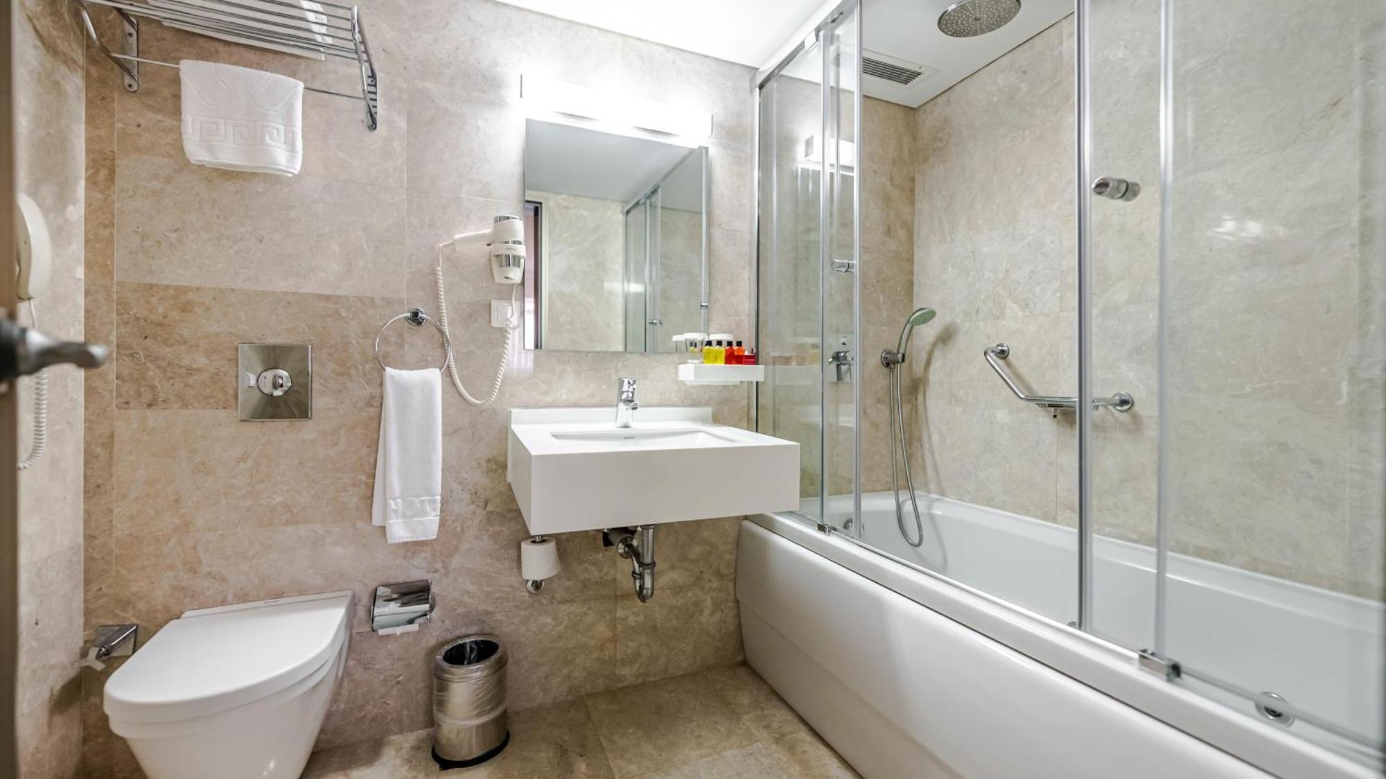 Family Room,1722901516:JPEG