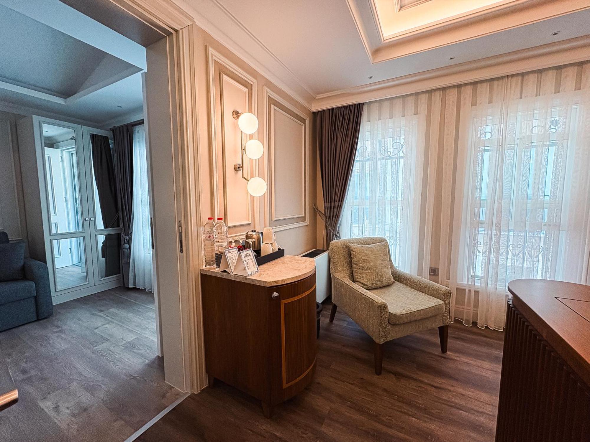 Deluxe Suite,1697811084:JPEG