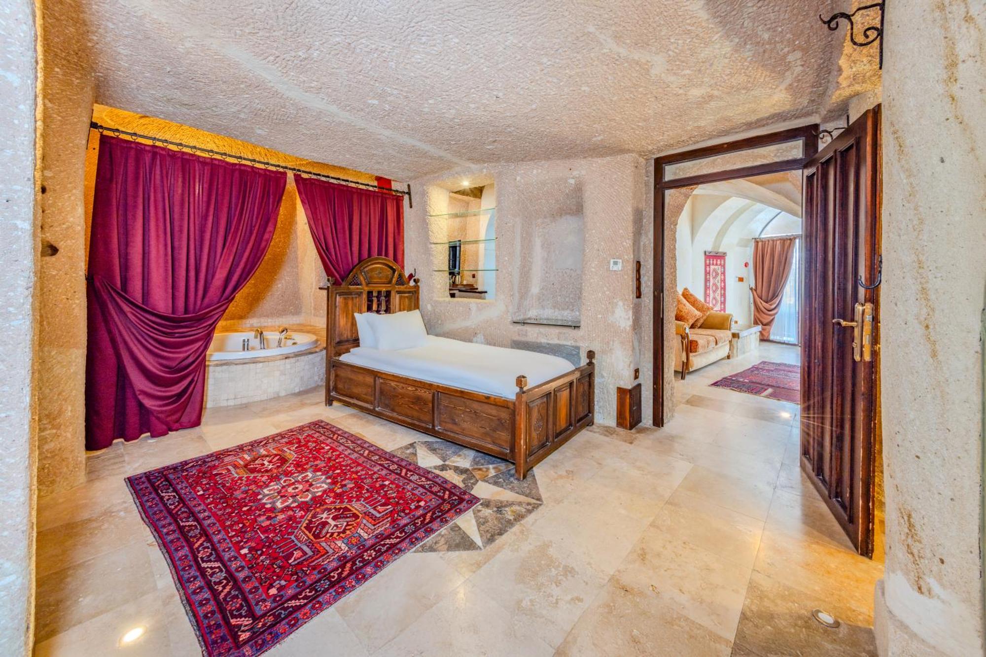 Premium King Cave Suite,1705589392:JPEG