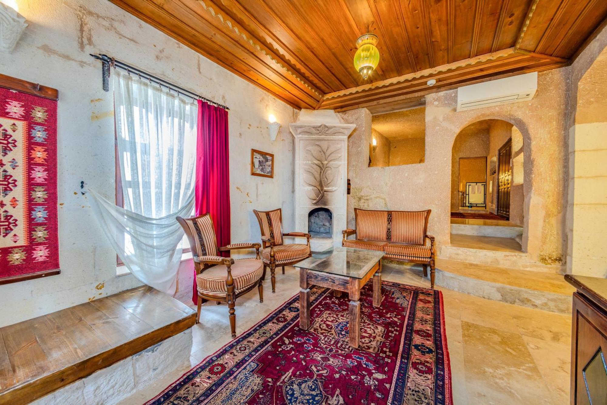 Premium King Cave Suite,1705589385:JPEG