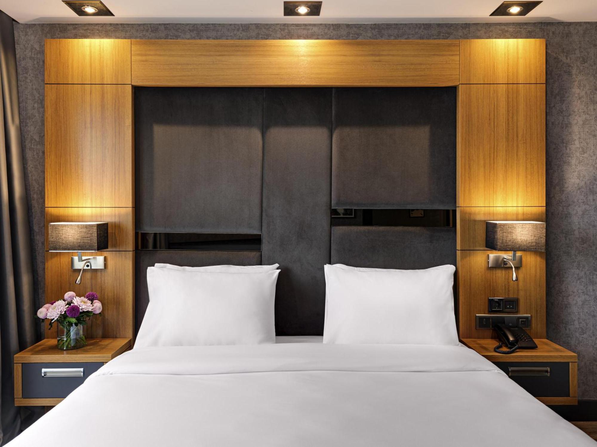 Junior Suite Room with One Dbl and 2 Single Beds,1706952987:JPEG