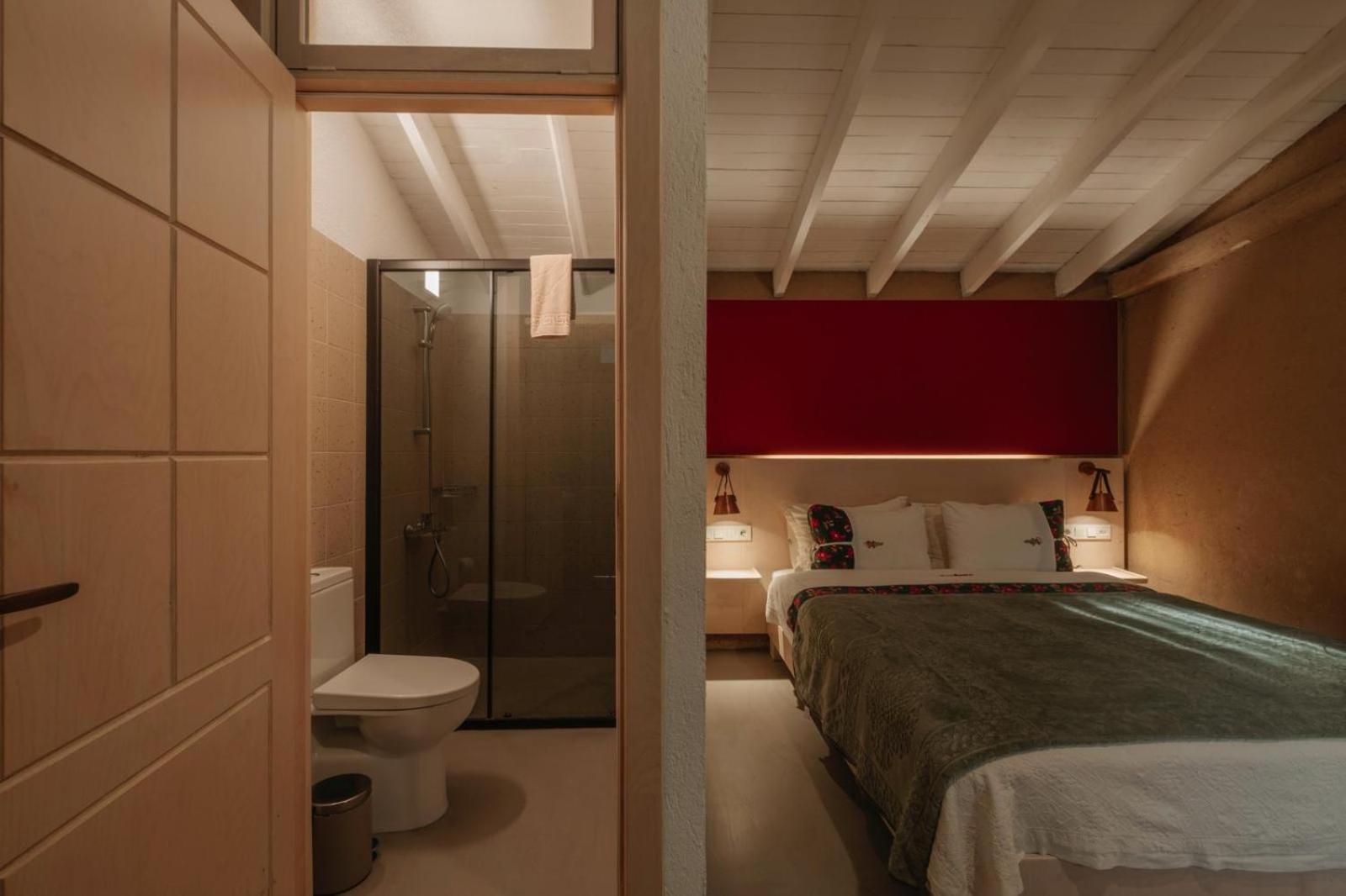 Deluxe Double Room (2 Adults + 1 Child),1706979057:JPEG