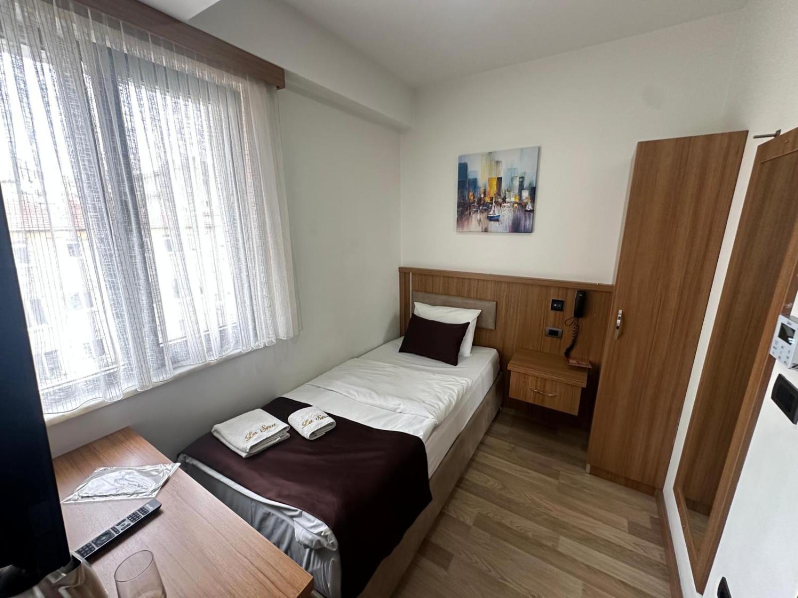 Standard Single Room,1724764124:JPEG