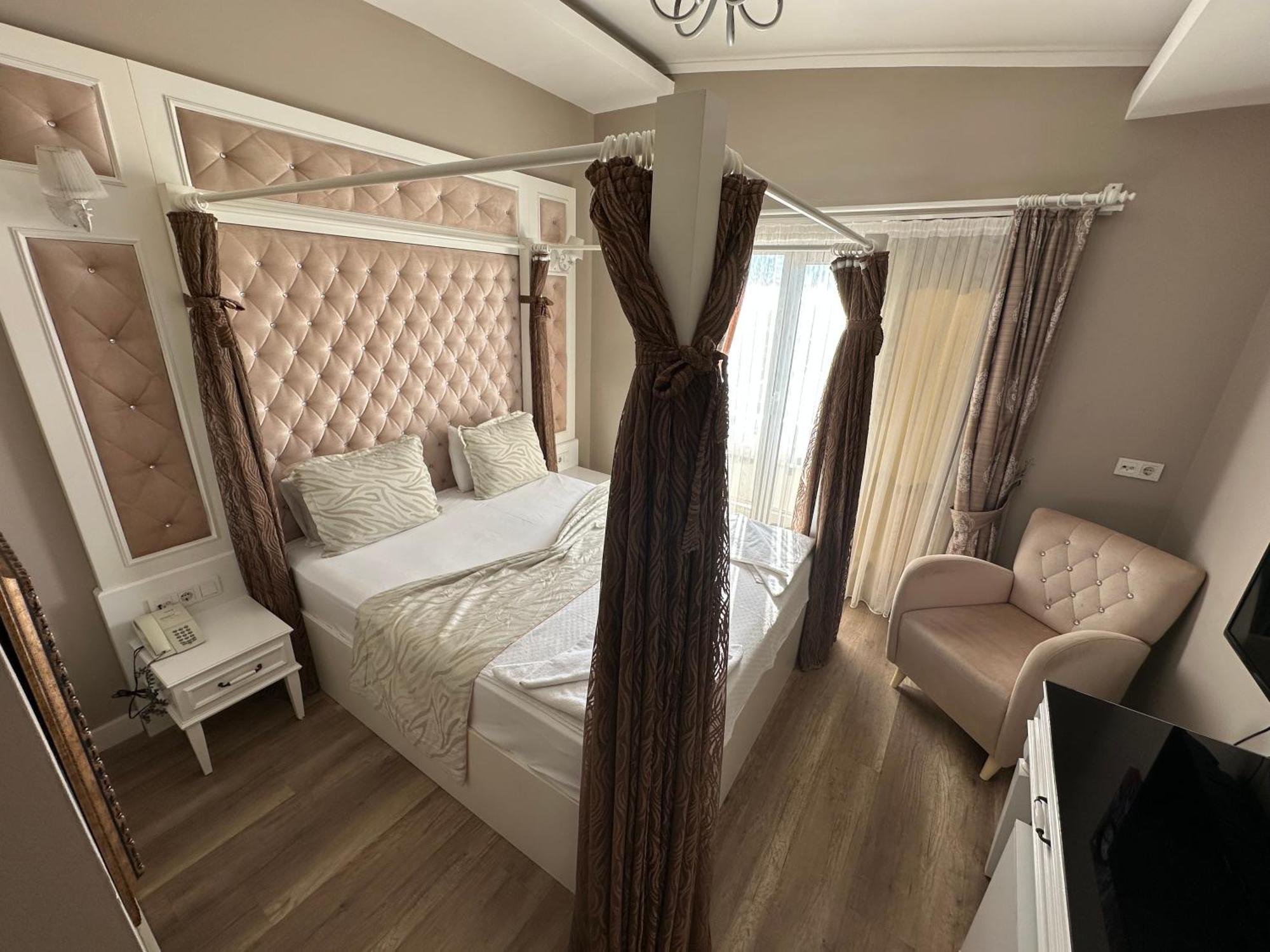 Deluxe Room,1731458473:JPEG