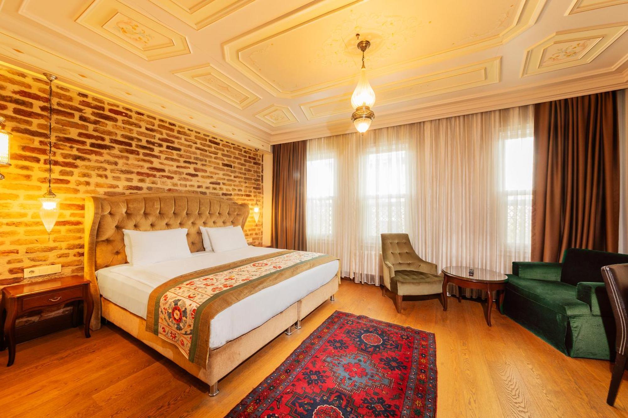 Deluxe Double or Twin Room