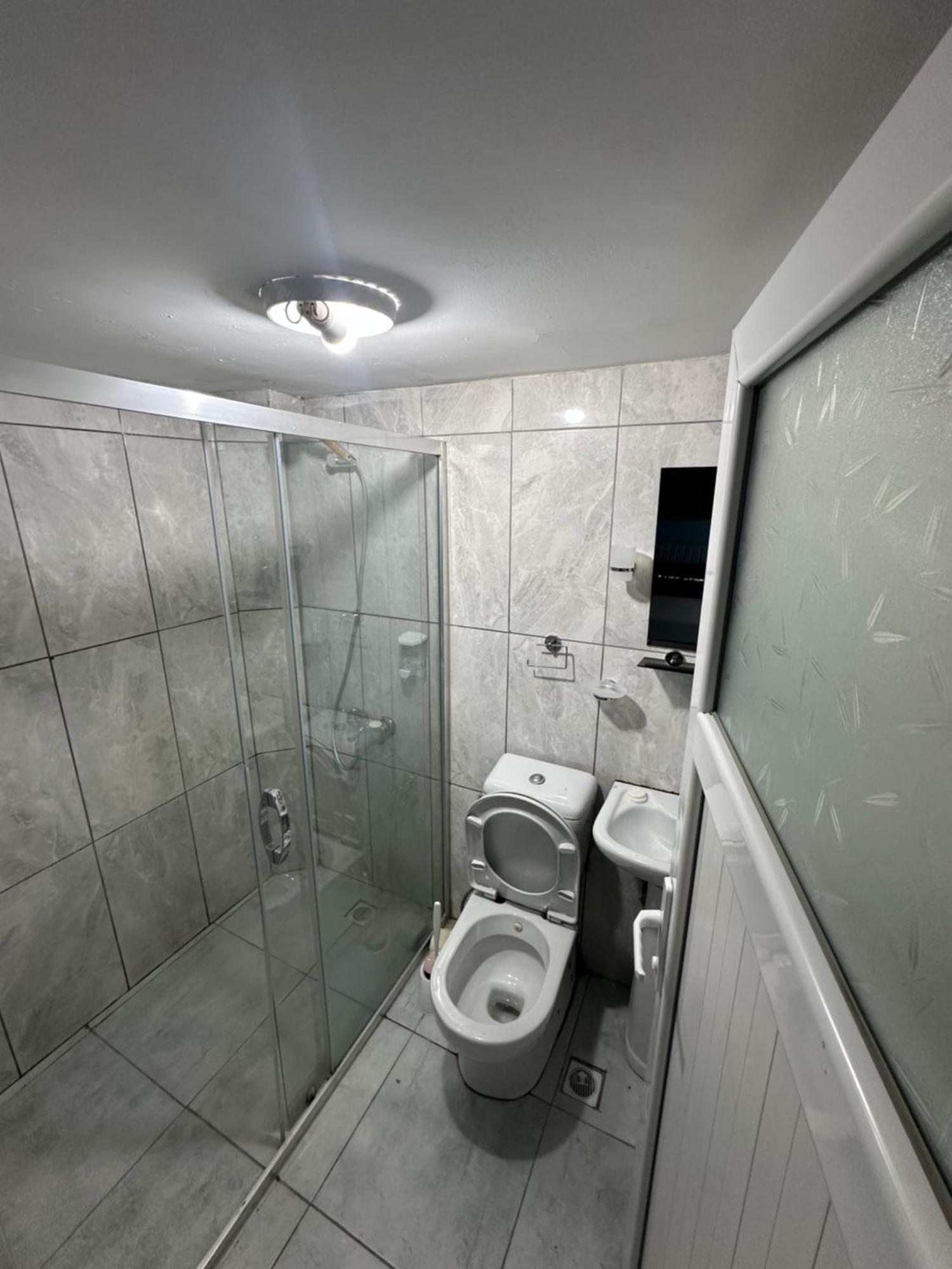 Family Room,1739637049:JPEG