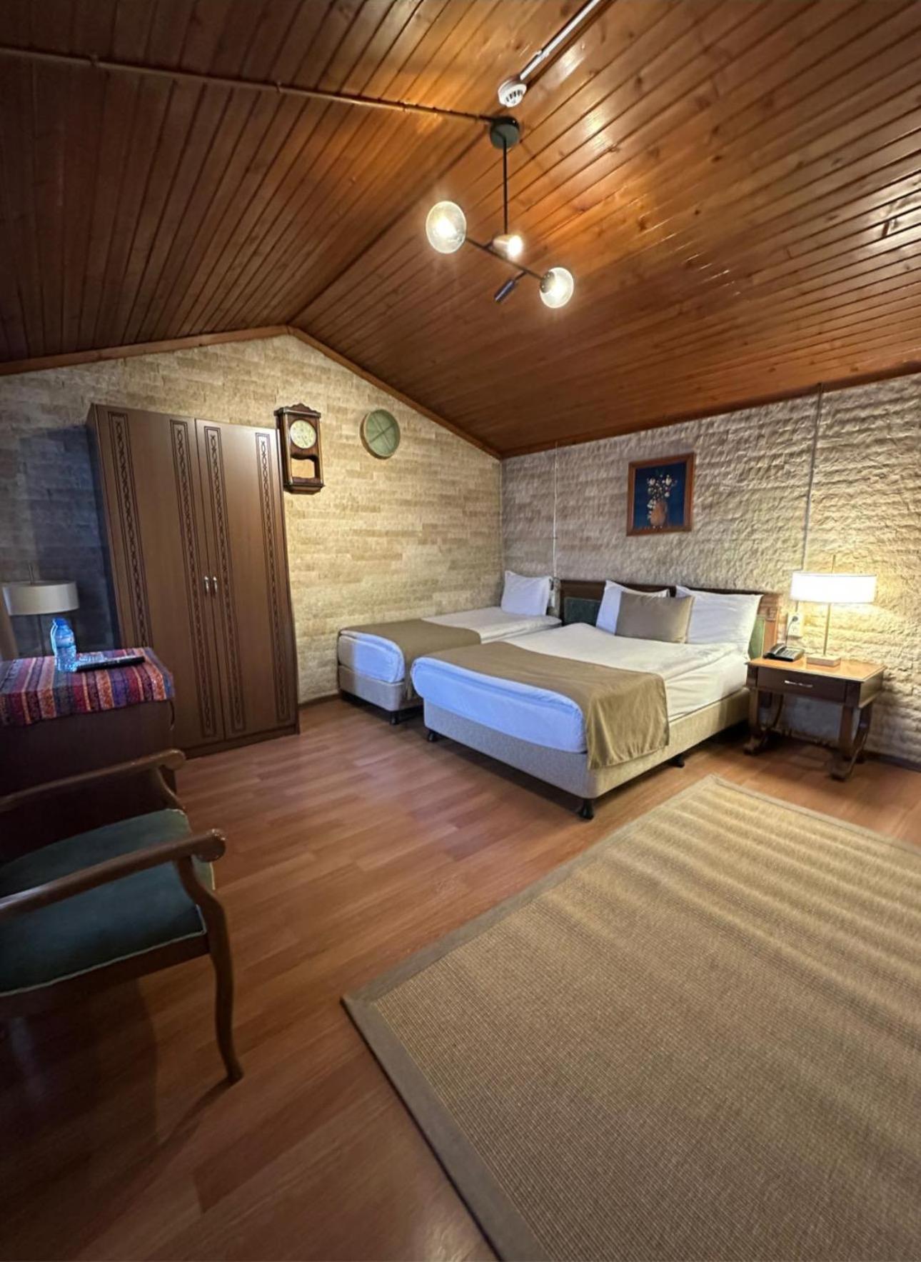 Standard Double or Twin Room,1742718660:JPEG