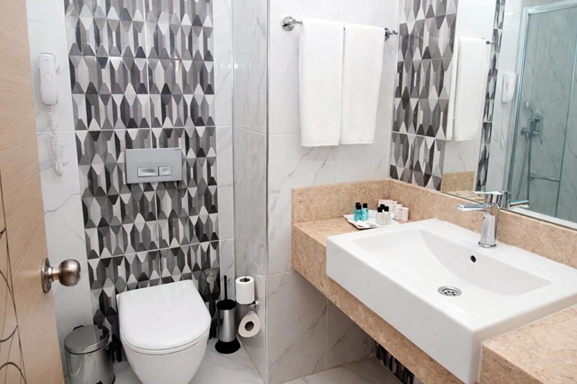 Standard Triple Room,1742734860:JPEG