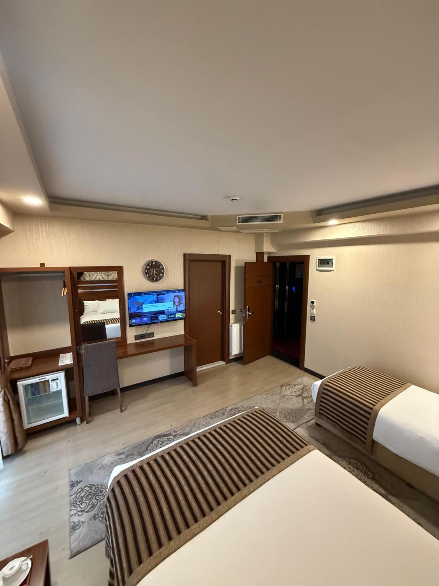 Standard Double or Twin Room,1742755517:JPEG