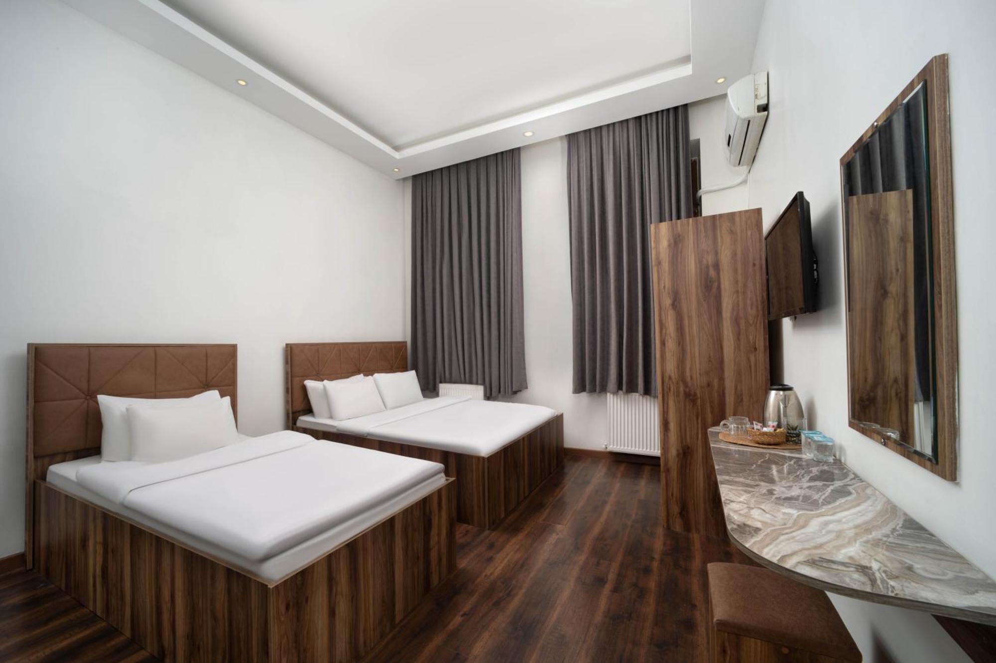 Standard Triple Room,1742800196:JPEG