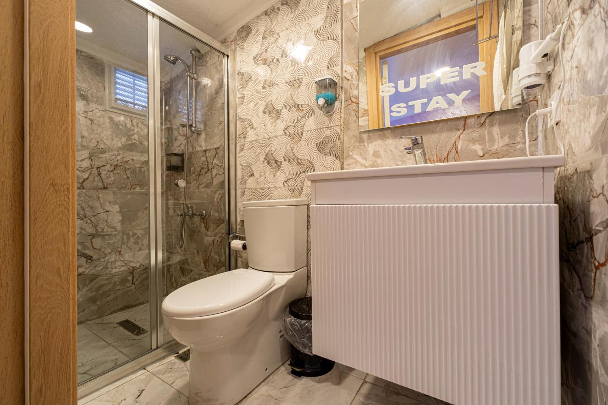 Double Room,1743729143:JPEG