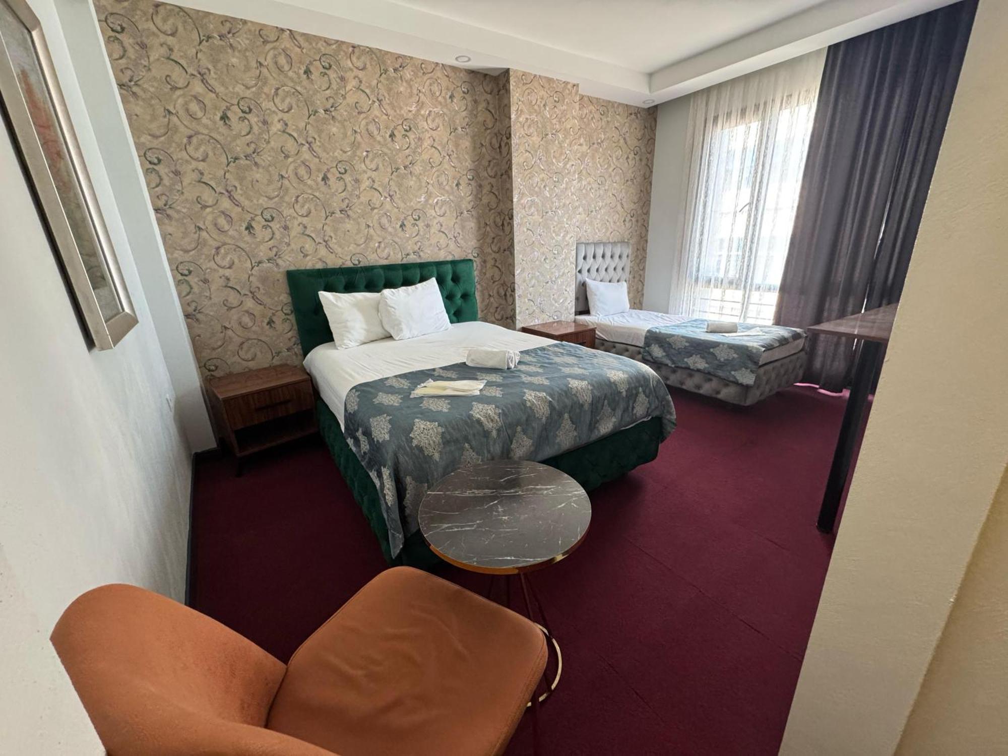 Triple Room,1743729147:JPEG