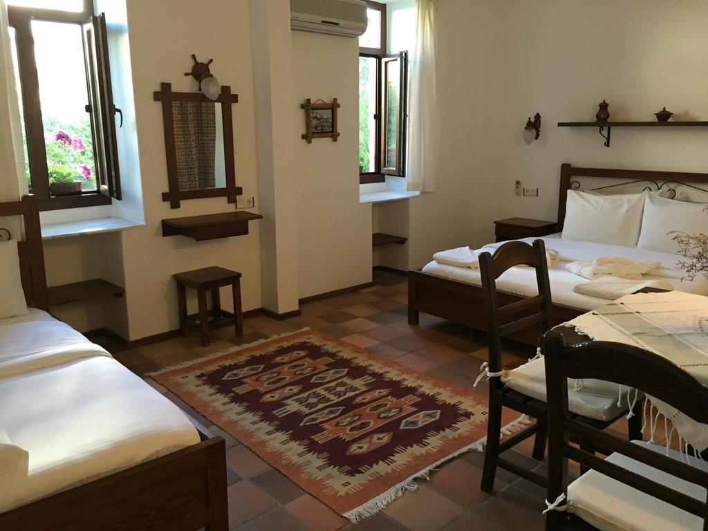 Deluxe Triple Room,698273835:JPEG