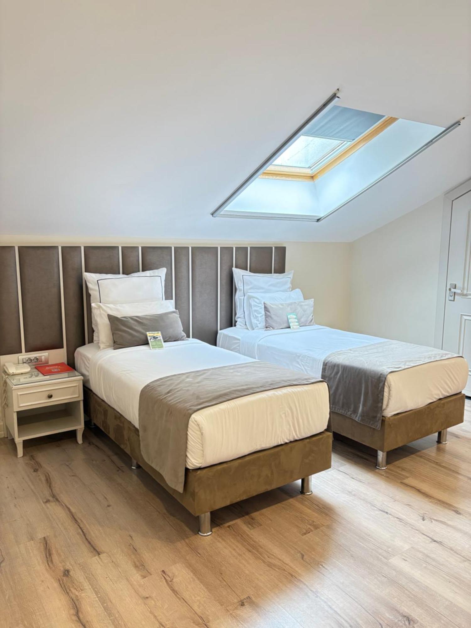 Deluxe Triple Room,1746978140:JPEG