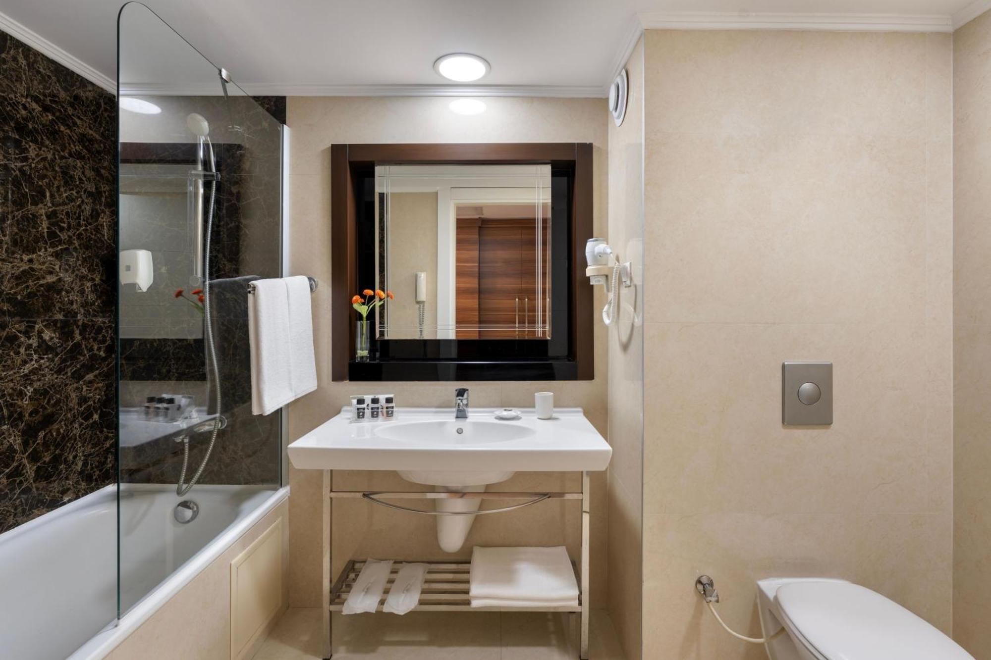 Standard Double or Twin Room,1756446831:JPEG