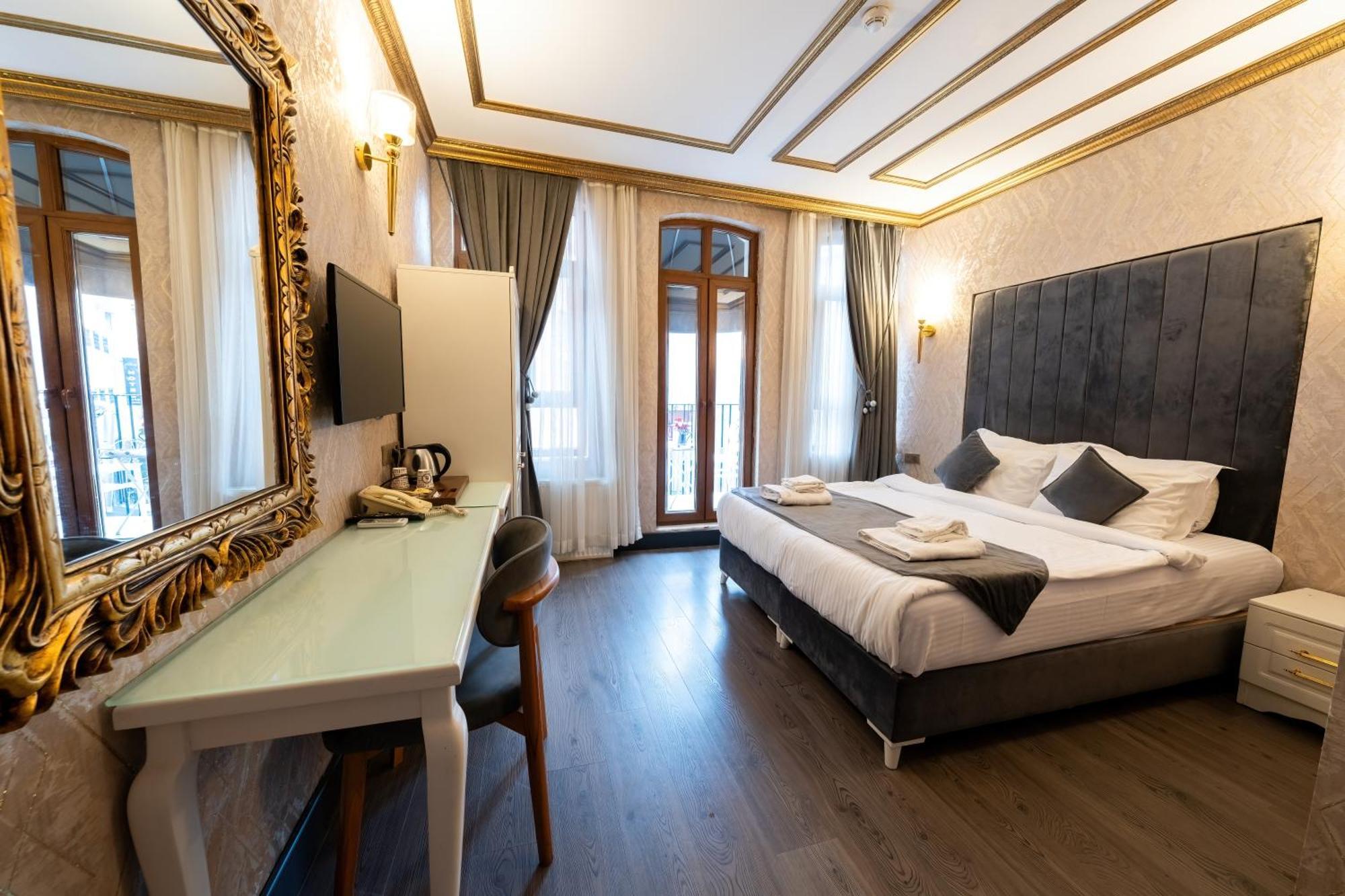 Suite with Balcony