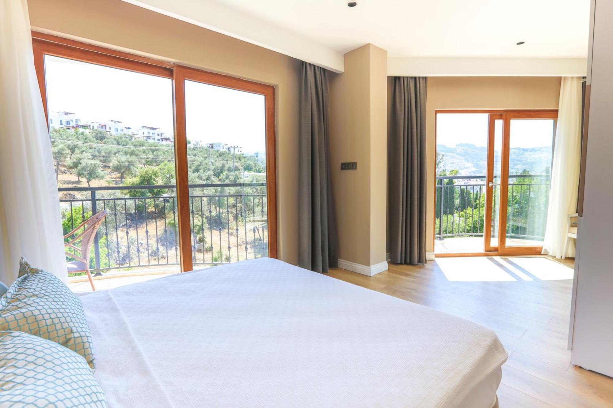 Standard Double or Twin Room with Garden View