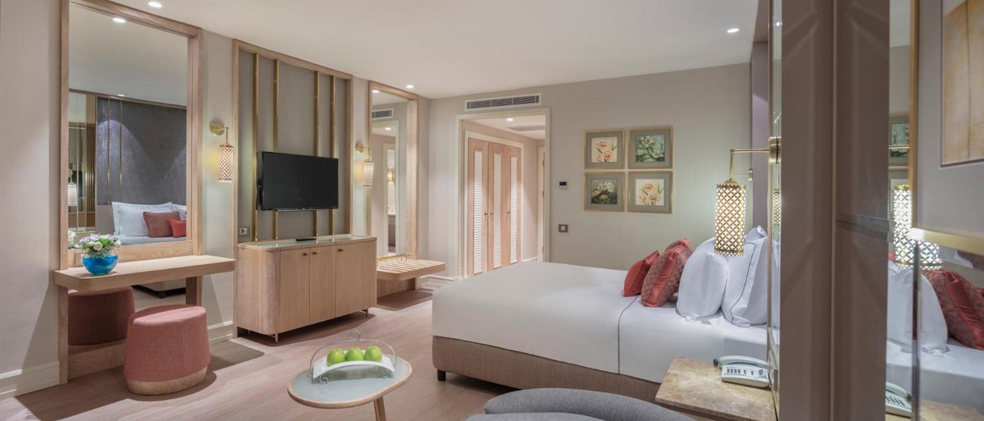 Hébergement Supérieur - Vue sur Jardin (2 Adultes + 2 Enfants)