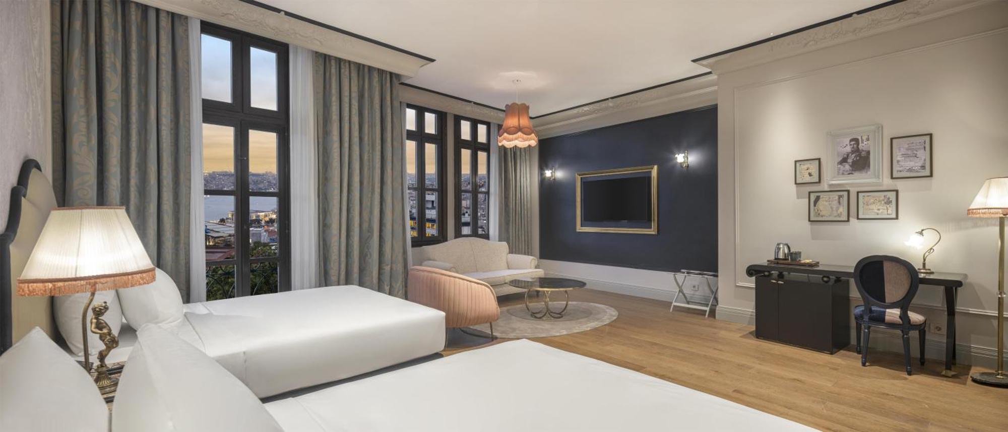 Junior Corner Suite Two Queen Beds View,1765208714:JPEG