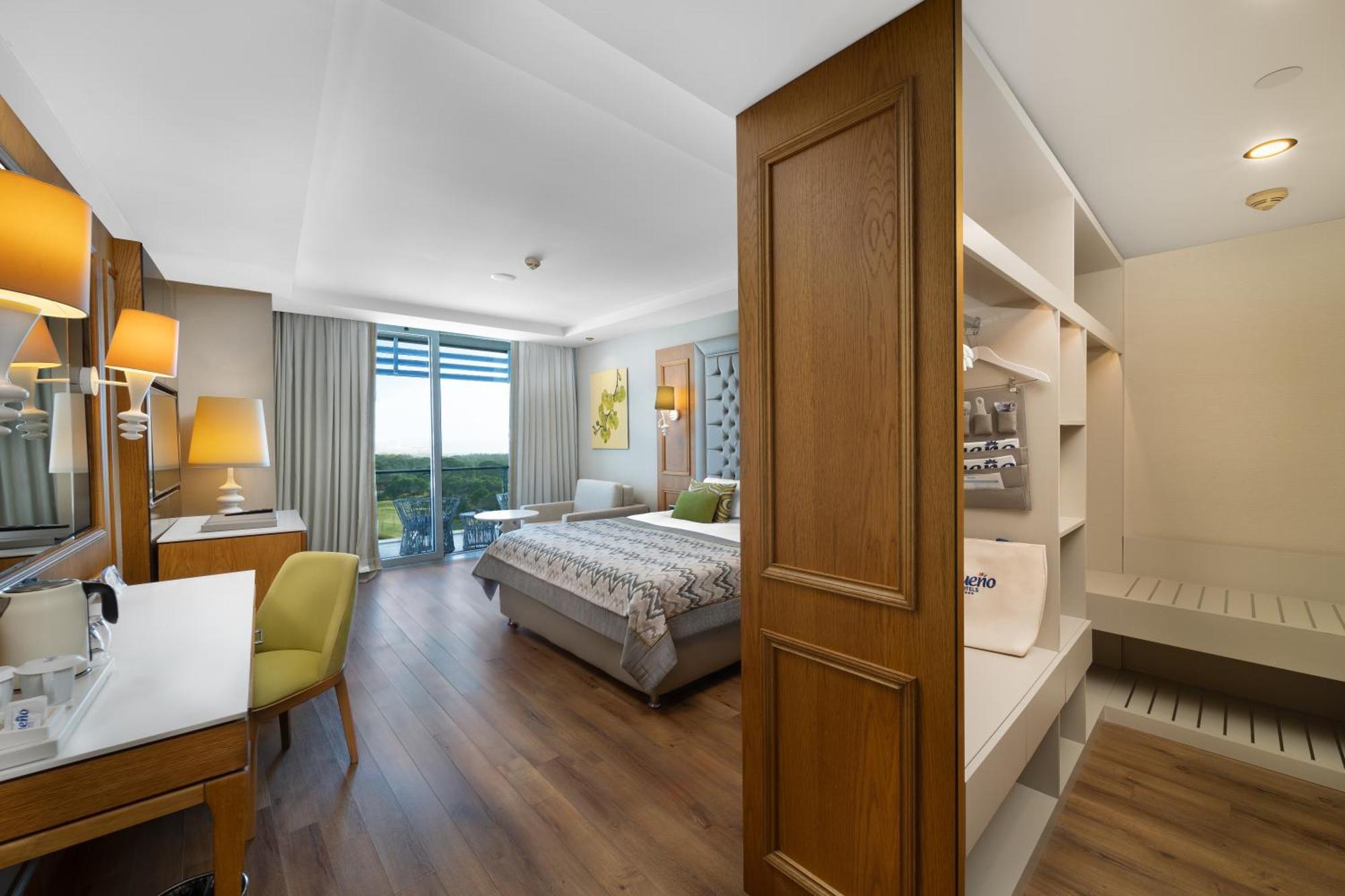 Suite de Luxe - Vue sur Golf et Terrain
