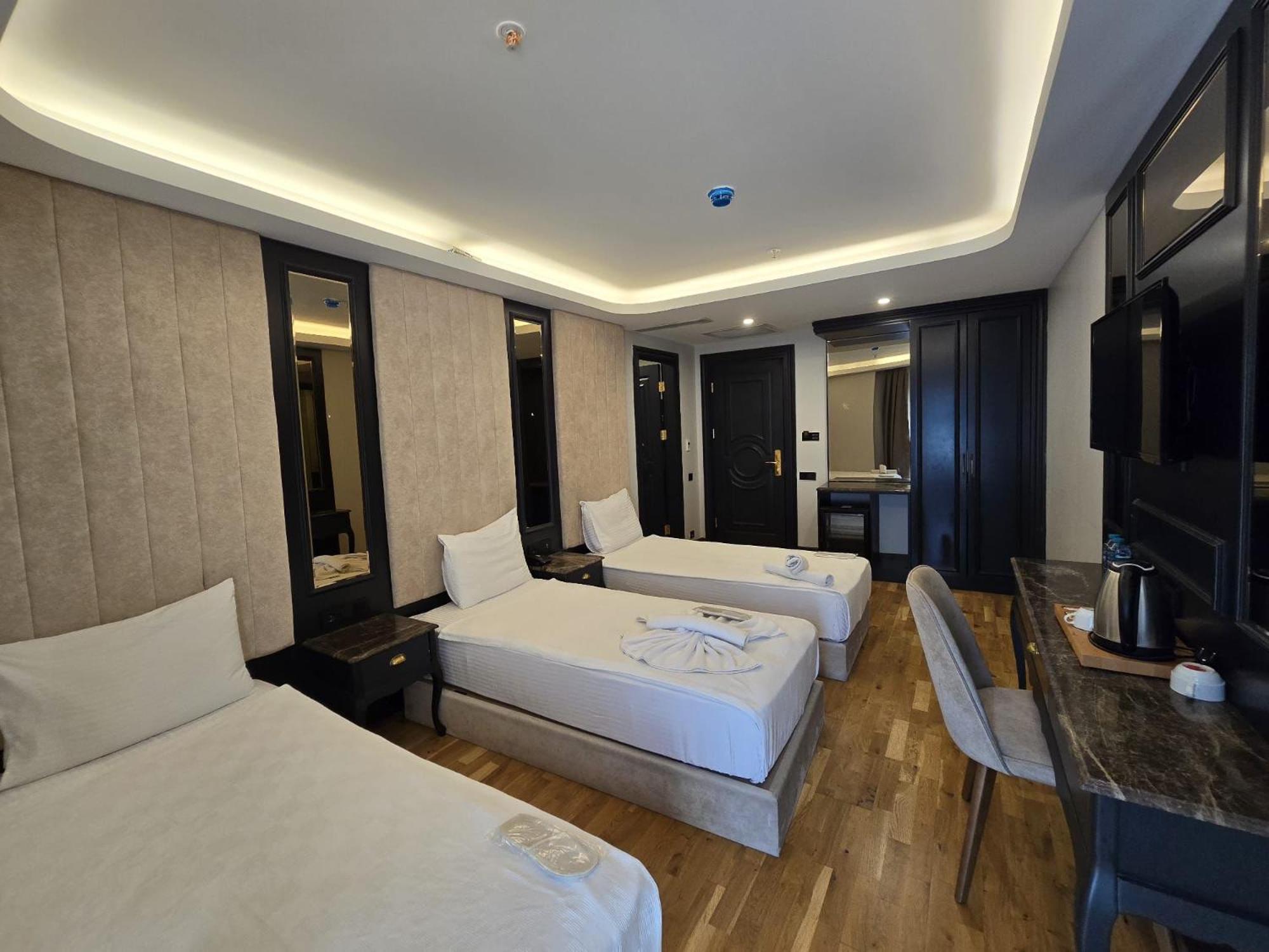 Deluxe Triple Room,1765550979:JPEG