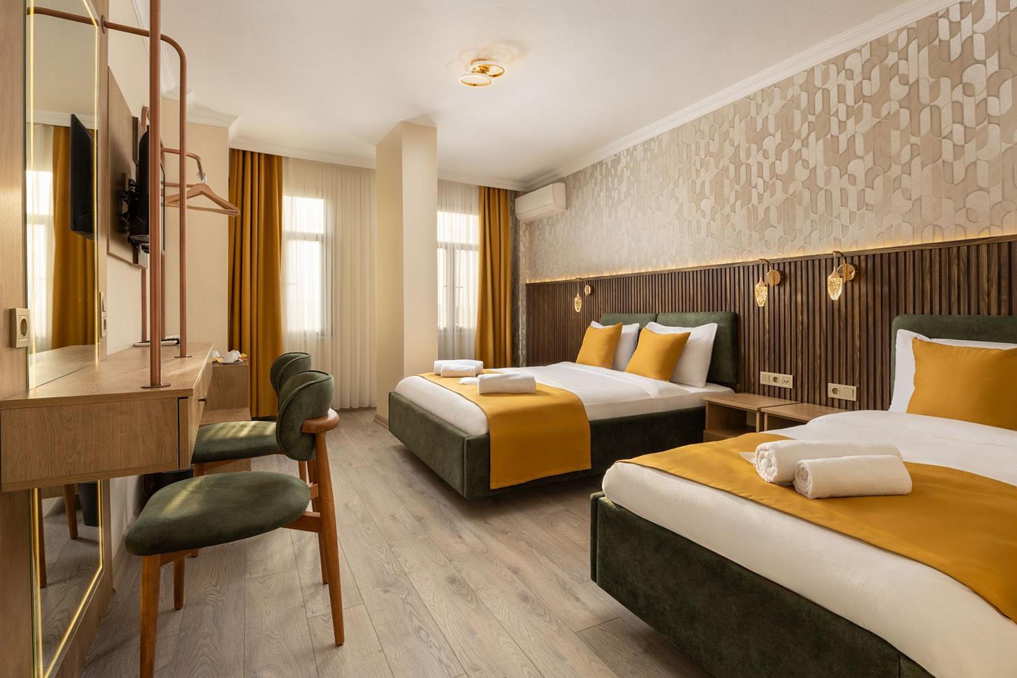 Deluxe Family Room