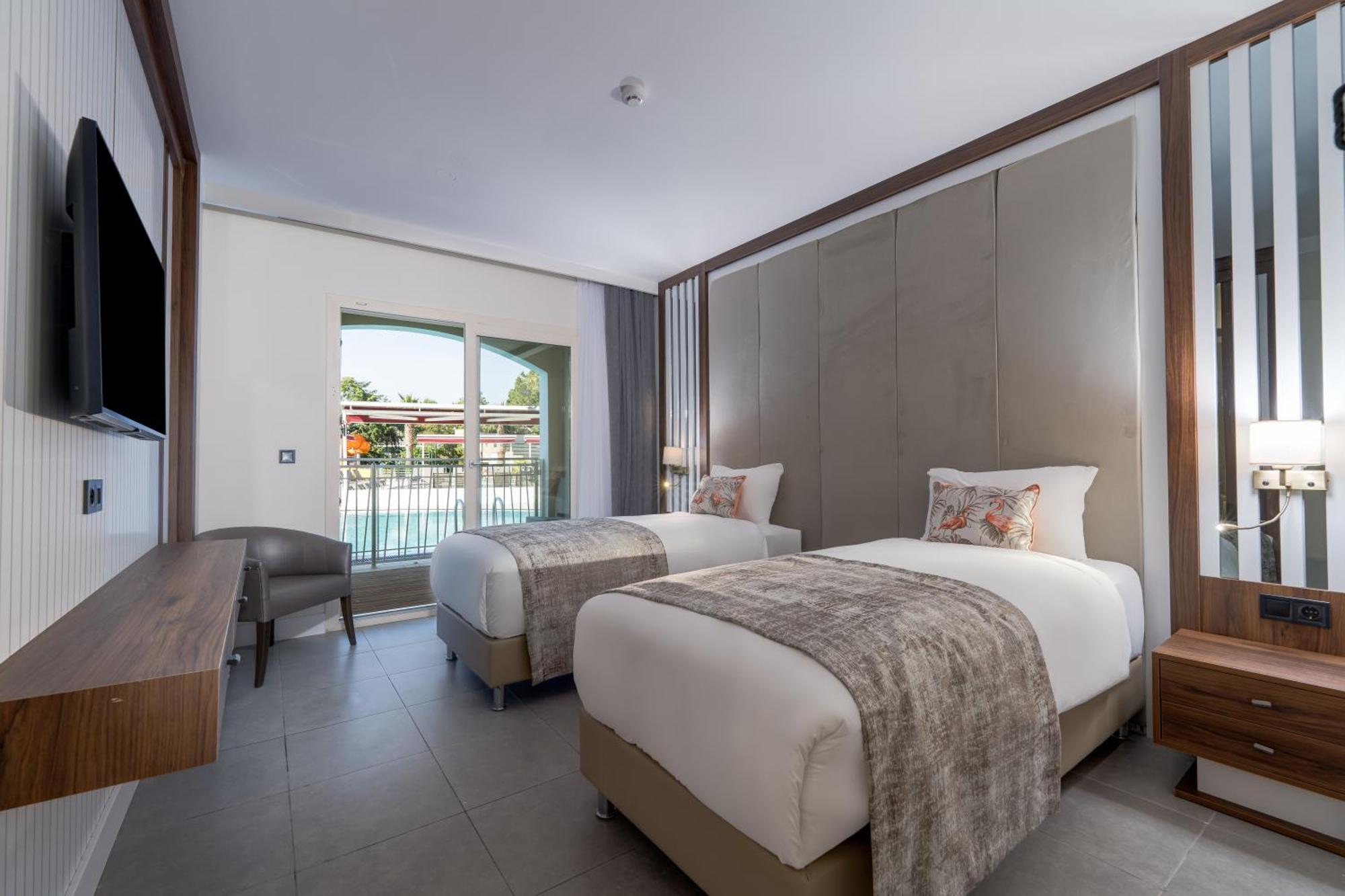 Select Familienzimmer mit Zugang zum Pool