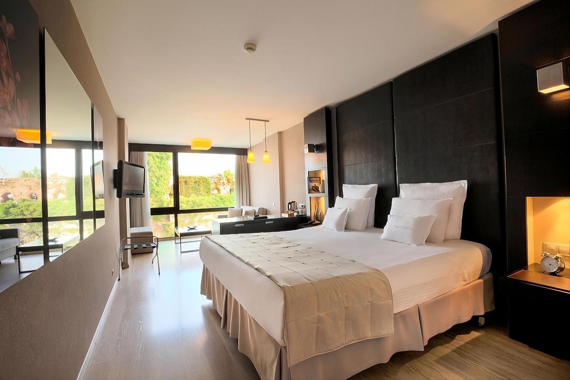 Superior Room Partial Sea View