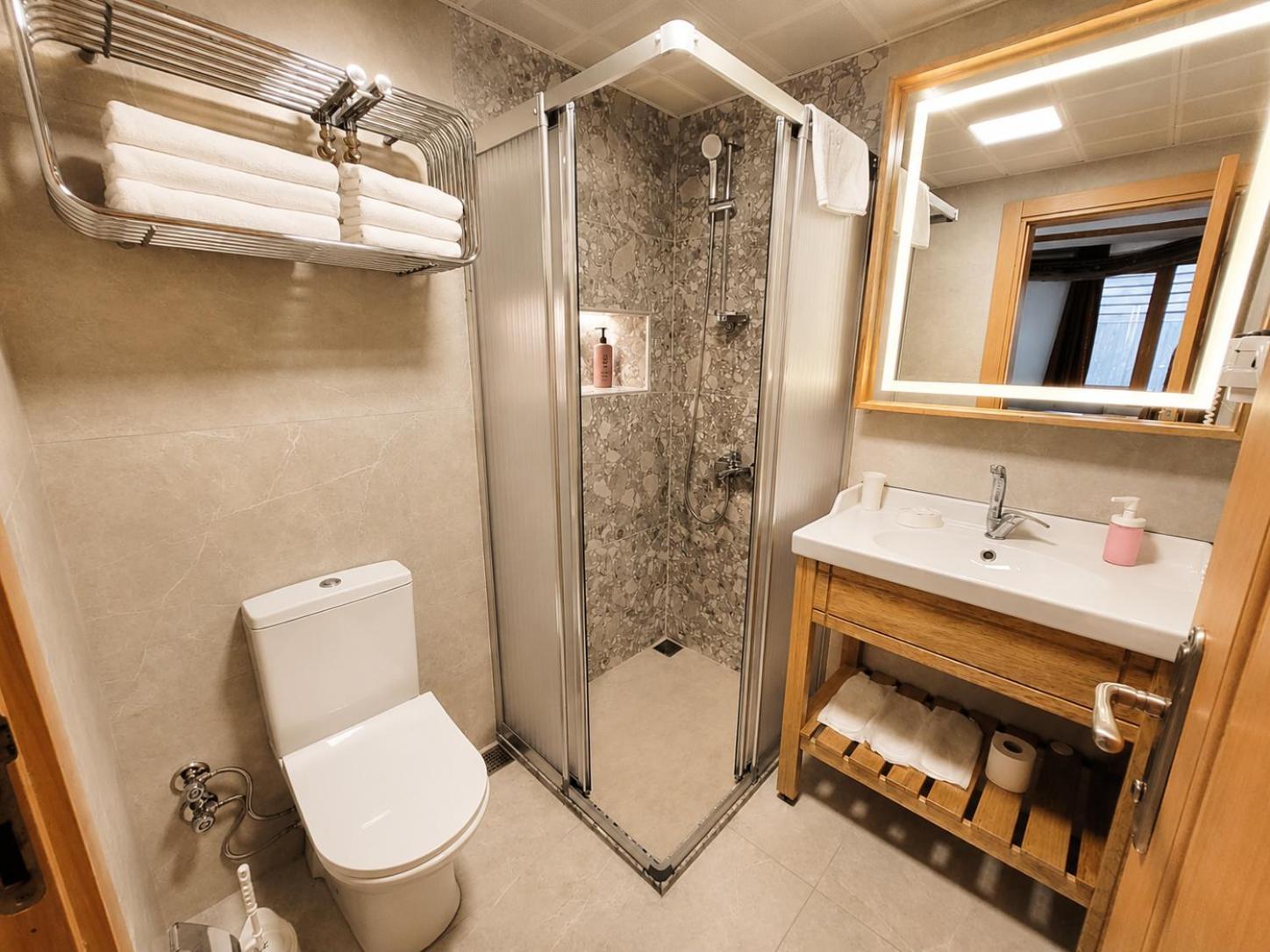 Quarto Standard com Cama de Casal ou 2 de Solteiro
