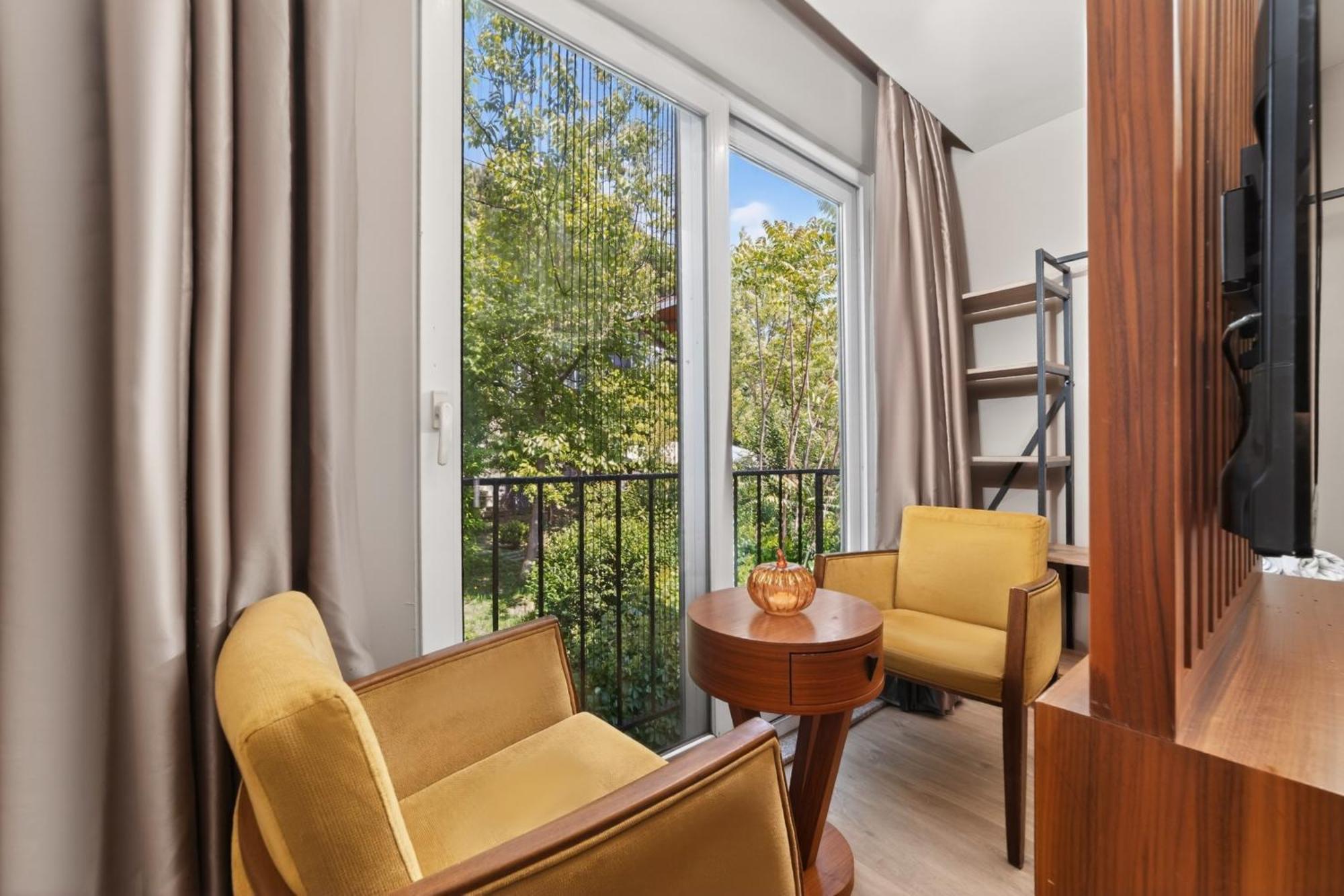 Two-Bedroom Deluxe Apartment