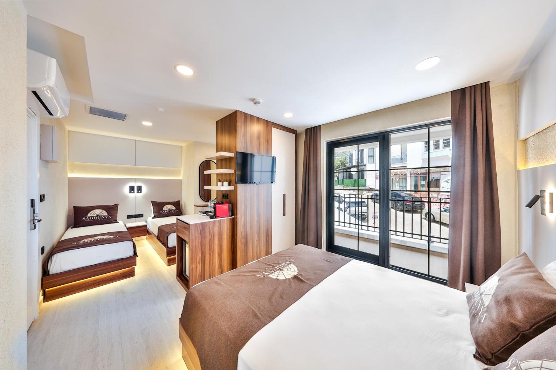 Quadruple Room with Mountain View
