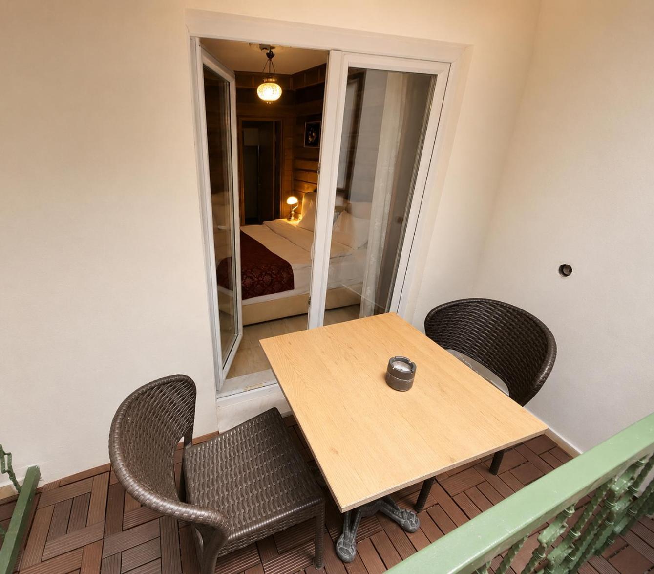 Quarto Econômico com 2 Camas de Solteiro