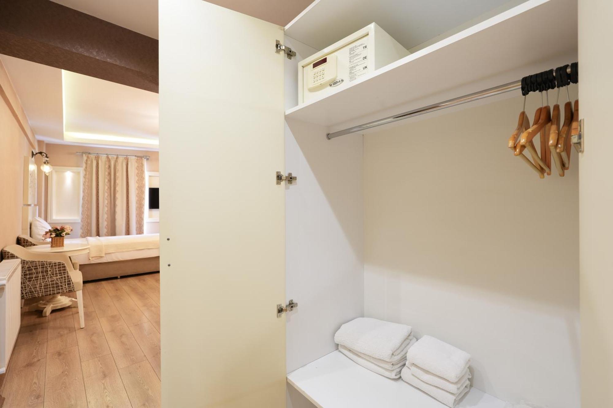 Habitación Triple Superior con balcón
