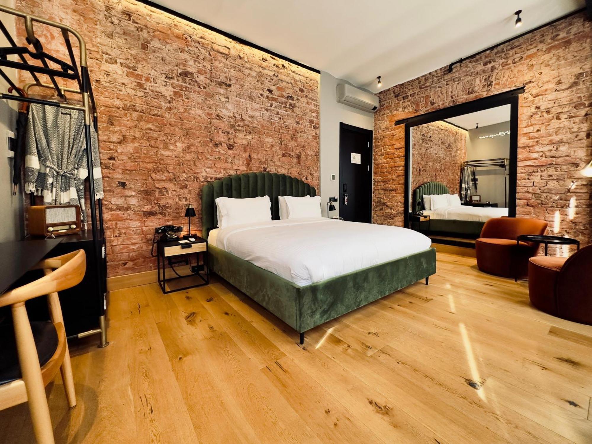 Superior Double Room Street View
