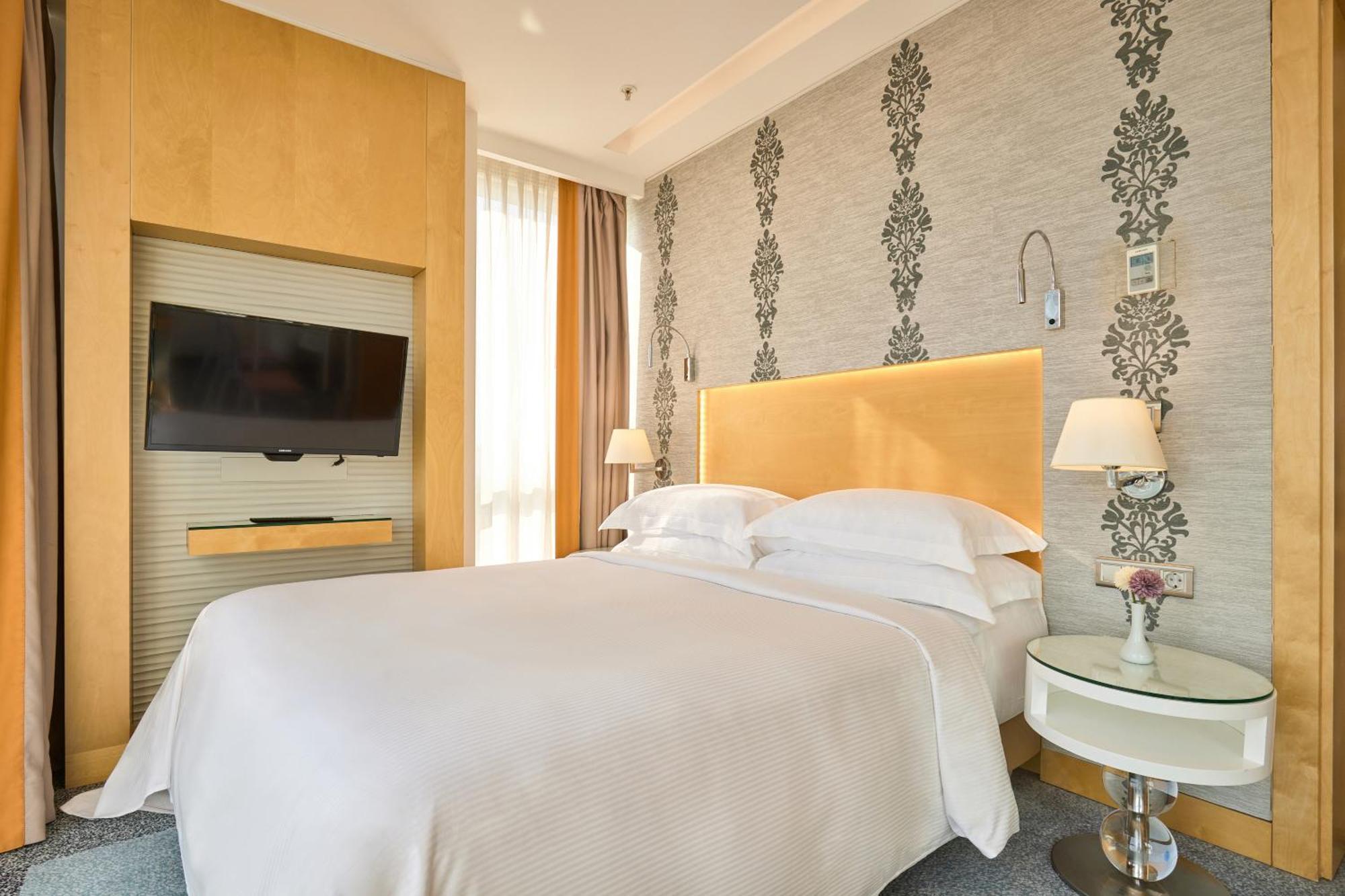Spacious Two-Bedroom Suite