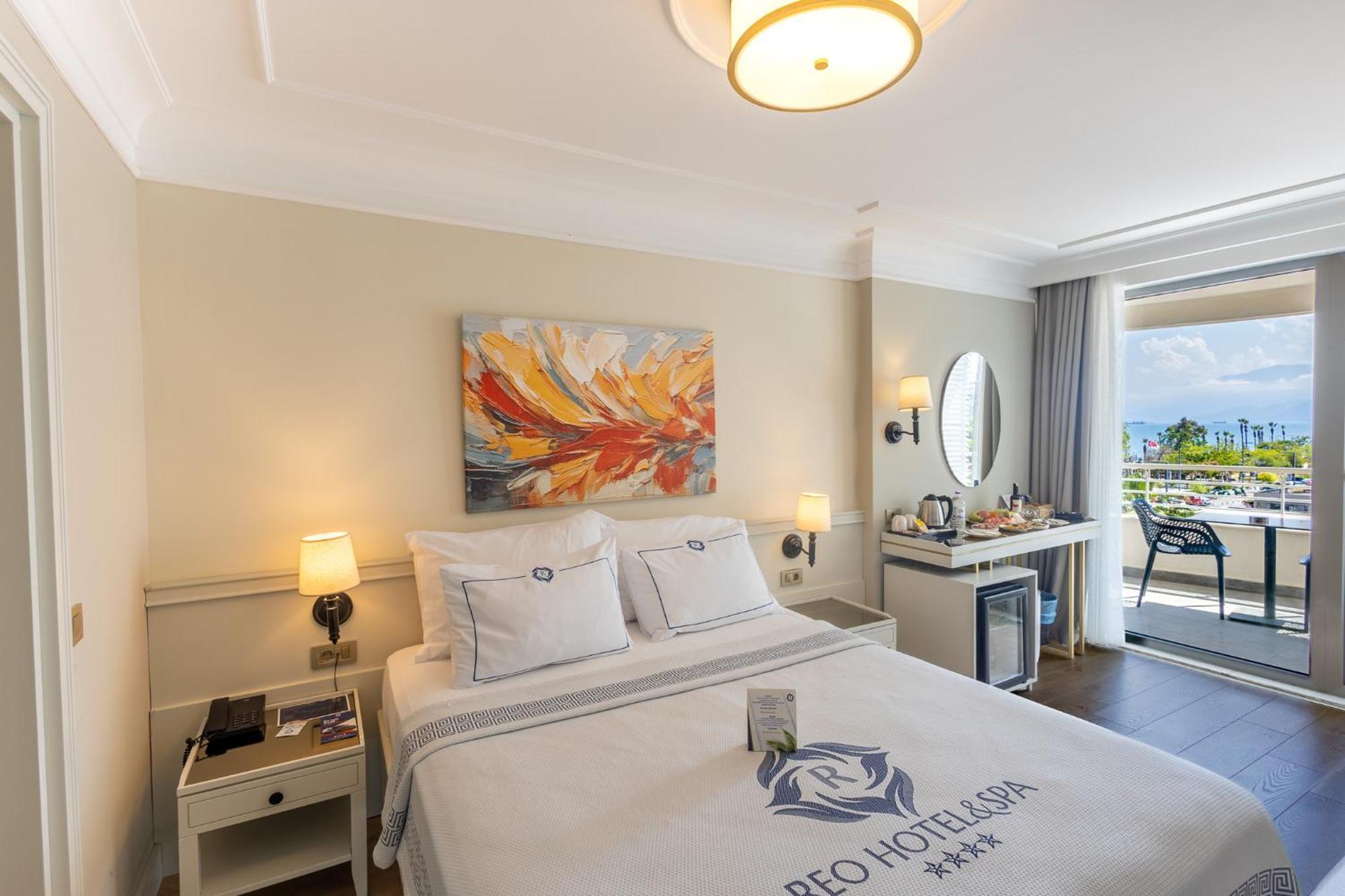 Deluxe Tweepersoonskamer met Zijdelings Uitzicht op Zee